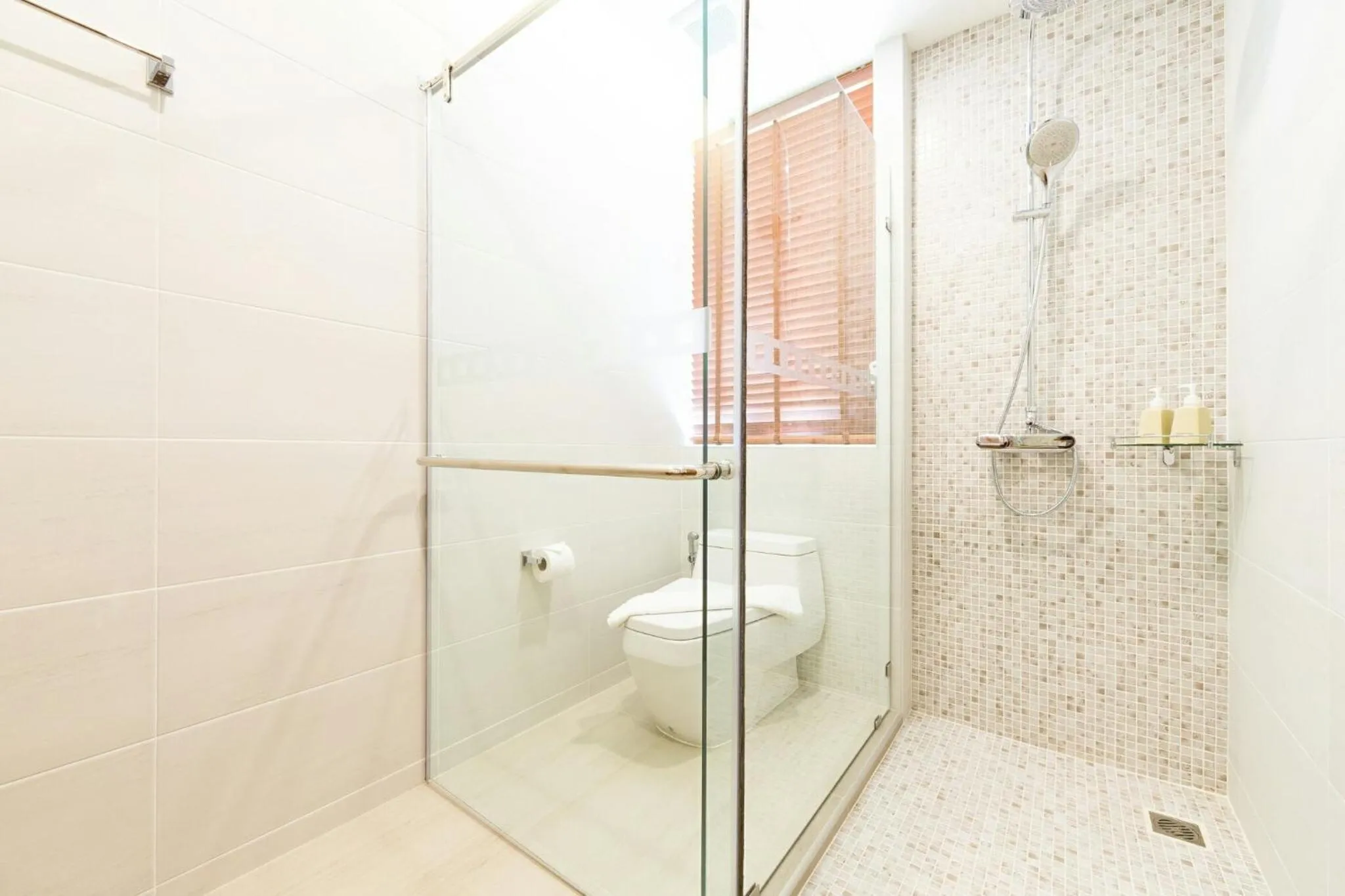 Shower in Andakiri Pool Villa Panoramic Sea View