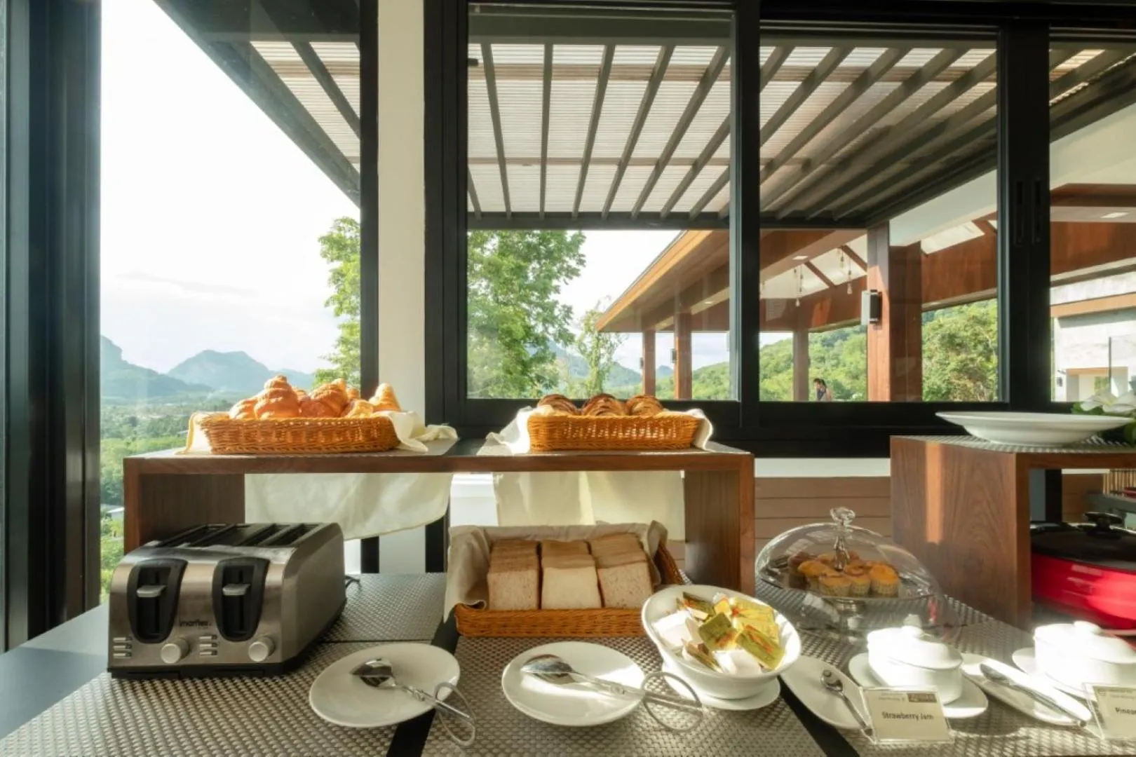 Restaurant/places to eat in Andakiri Pool Villa Panoramic Sea View