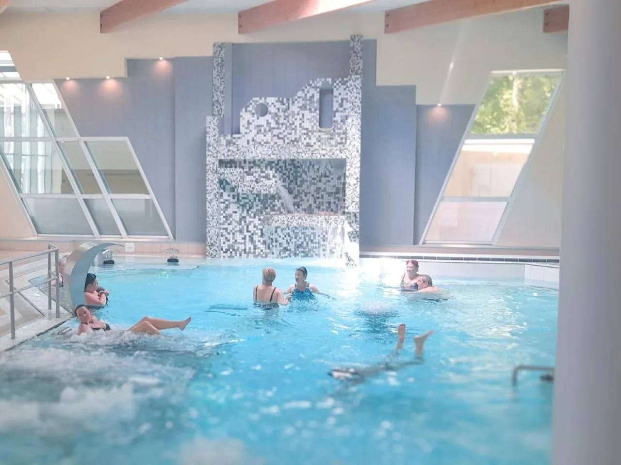 Spa and wellness centre/facilities in Grand Hôtel de Bourbon-Lancy - Spa et Restaurant - Logis