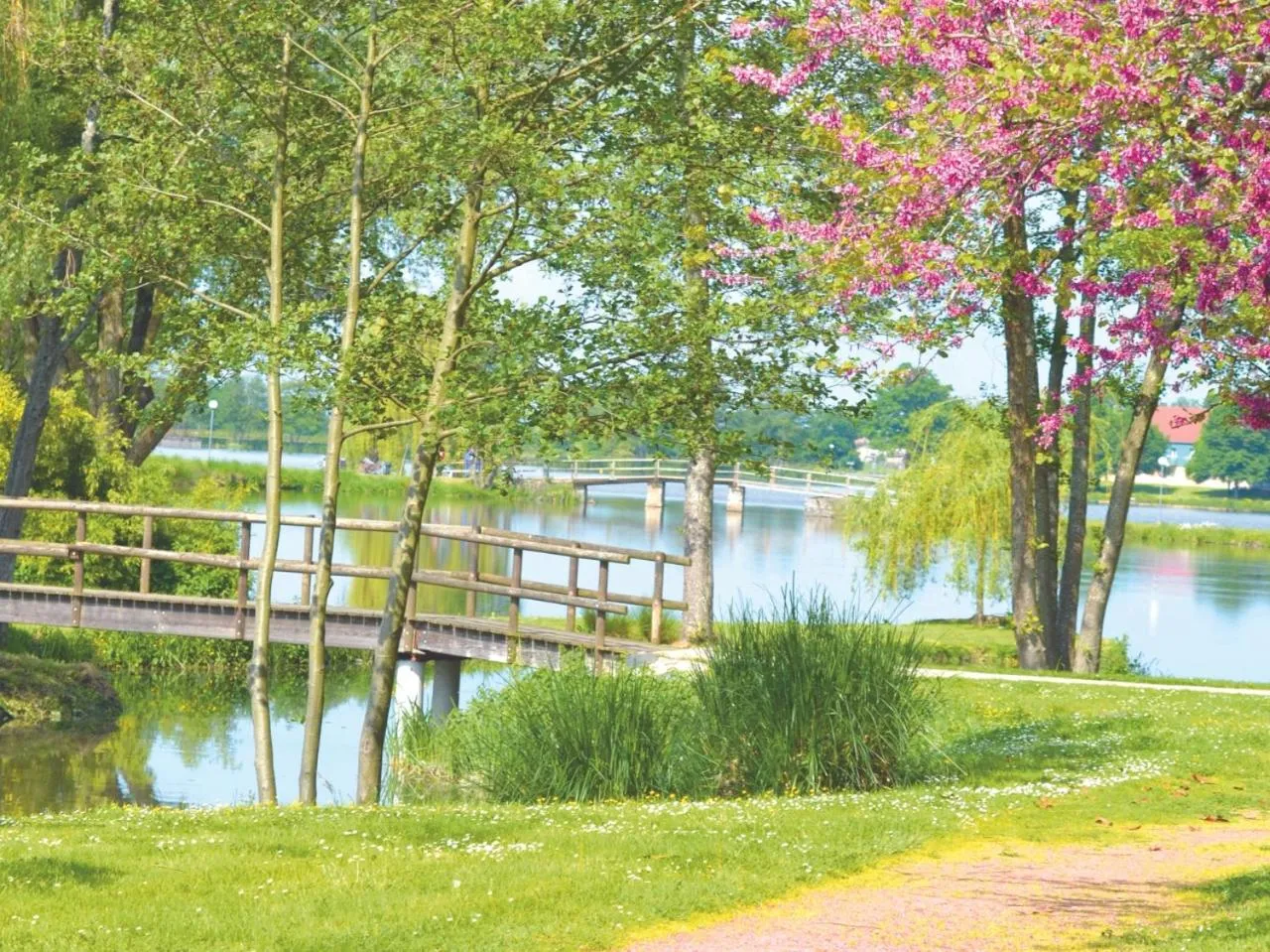 Nearby landmark in Grand Hôtel de Bourbon-Lancy - Spa et Restaurant - Logis