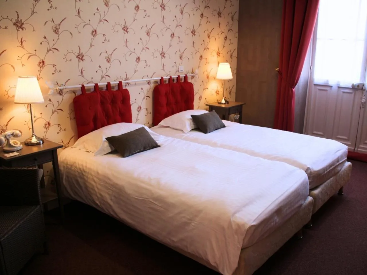 Photo of the whole room in Grand Hôtel de Bourbon-Lancy - Spa et Restaurant - Logis