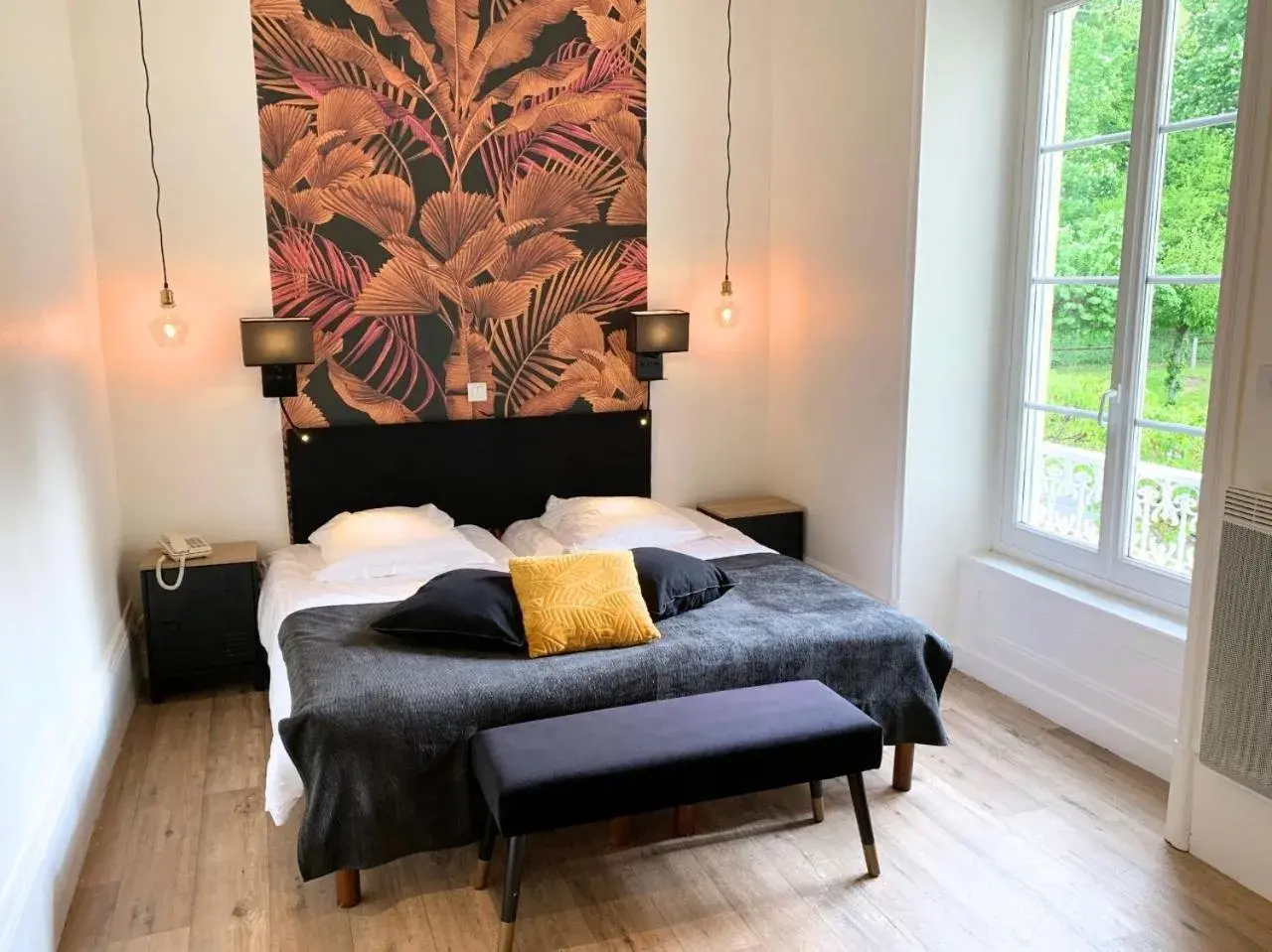 Classic Twin Room in Grand Hôtel de Bourbon-Lancy - Spa et Restaurant - Logis Classic Twin Room in Grand Hôtel de Bourbon-Lancy - Spa et Restaurant - Logis