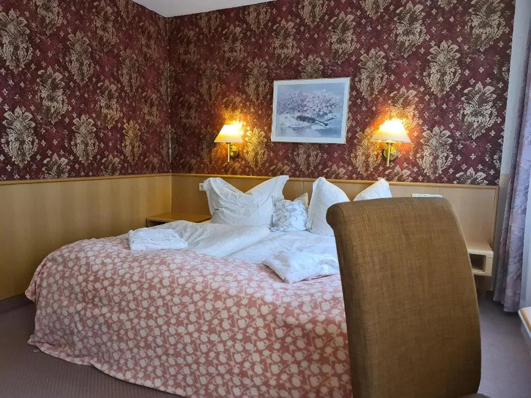 Photo of the whole room, Bed in Familien-Hotel Am Tränkbachtal Frauenwald