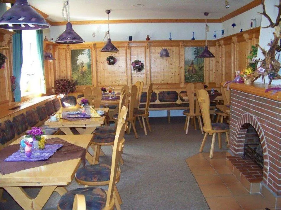 Restaurant/places to eat in Familien-Hotel Am Tränkbachtal Frauenwald