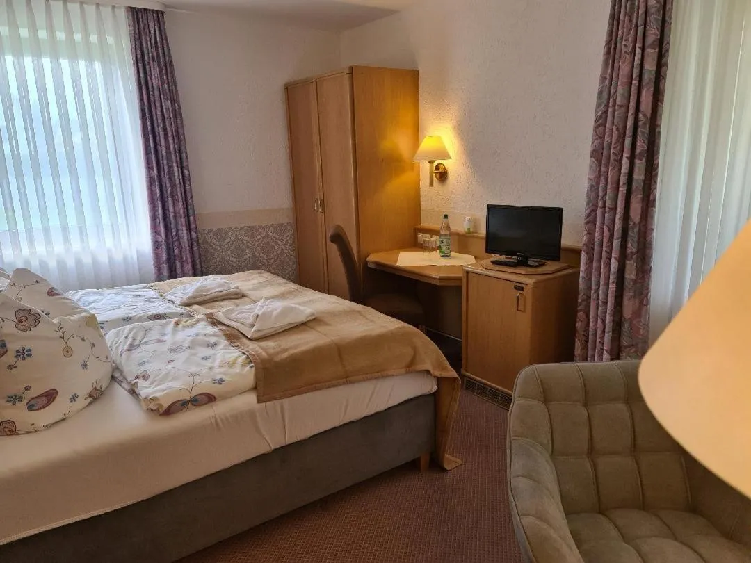 Photo of the whole room, Bed in Familien-Hotel Am Tränkbachtal Frauenwald
