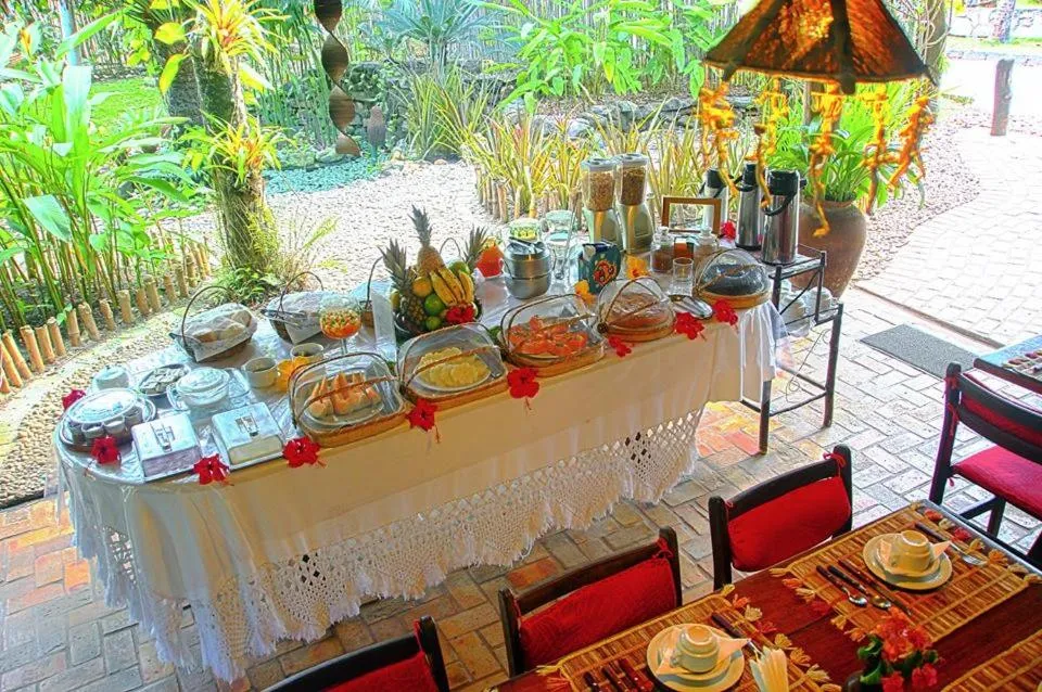 Restaurant/places to eat in Pousada Berro do Jeguy