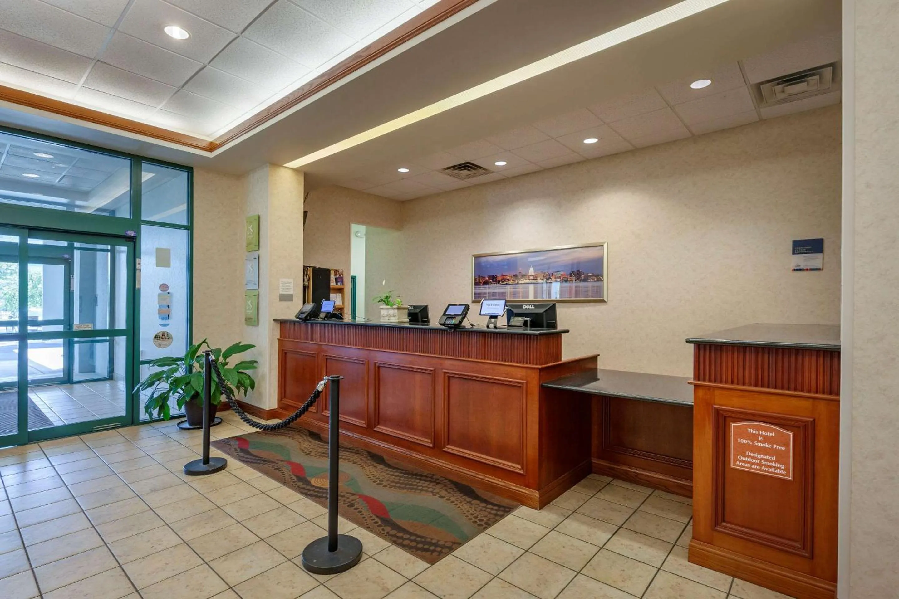 Lobby or reception in Clarion Suites at The Alliant Energy Center