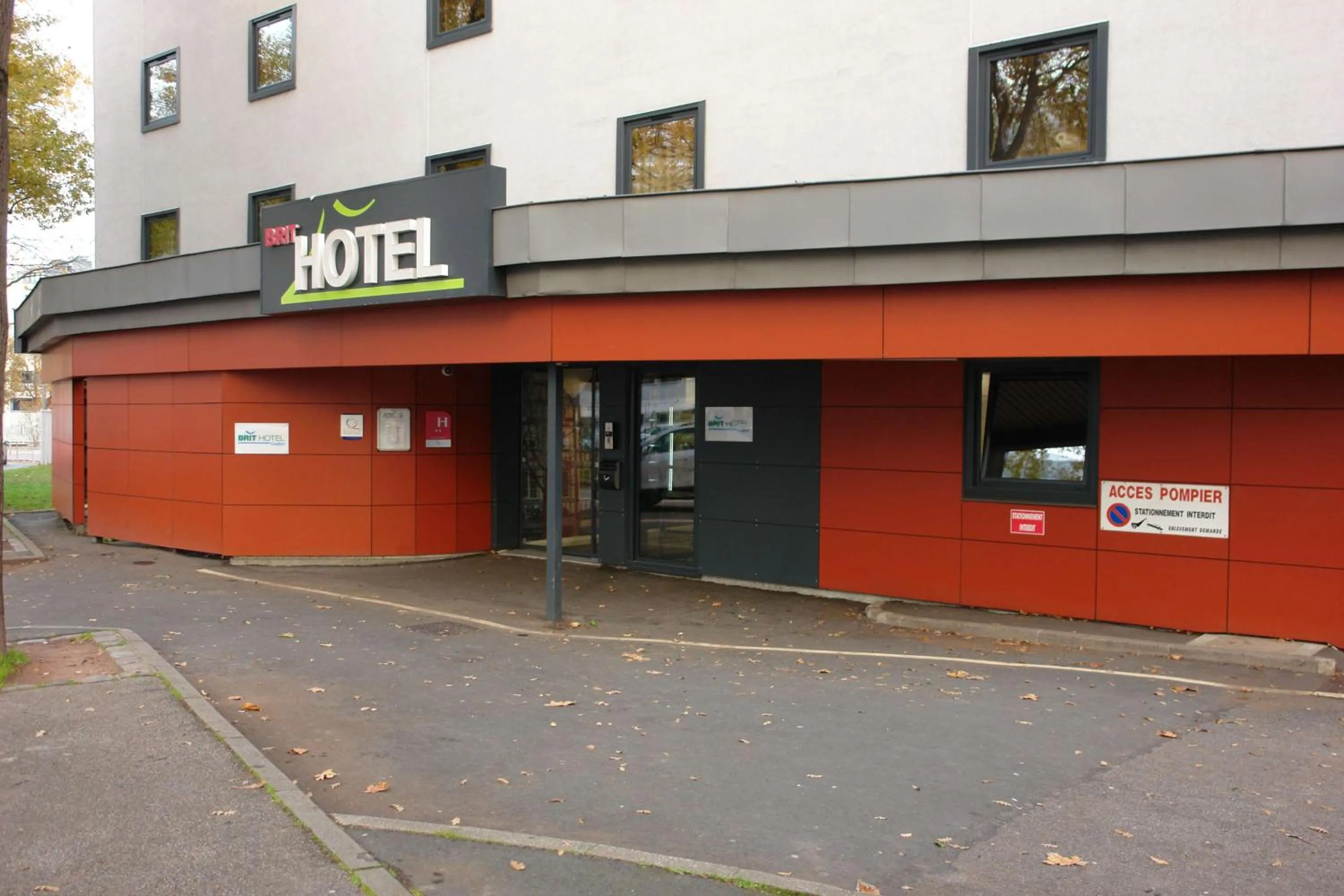 Property building in Brit Hotel Confort Rouen Centre