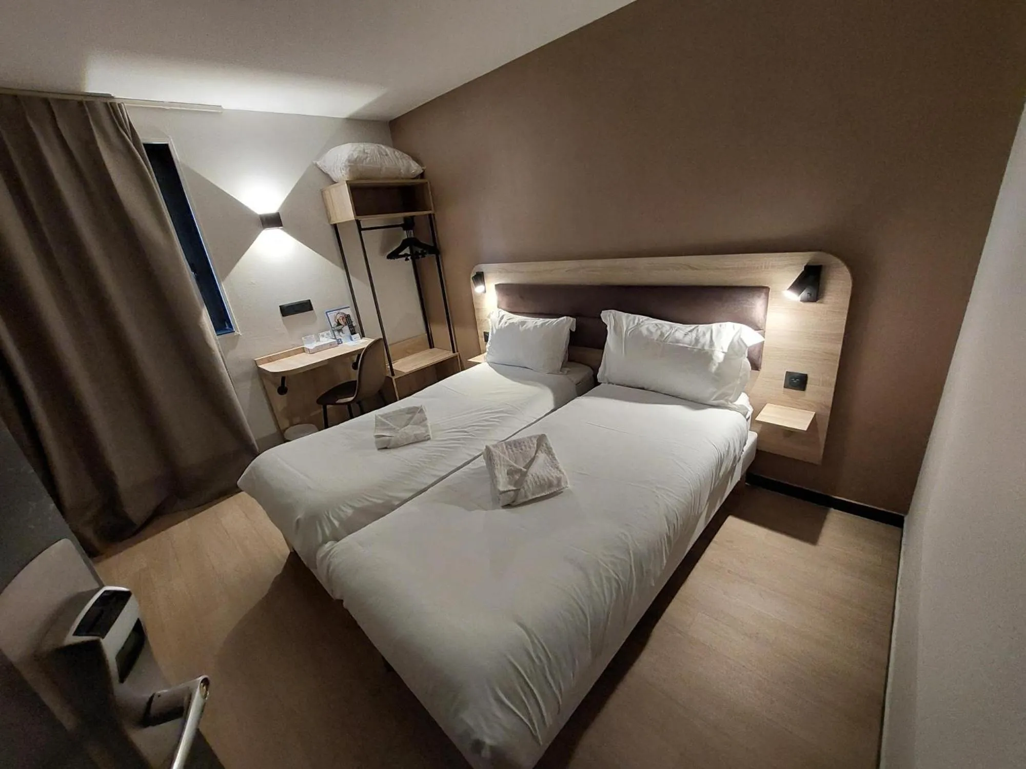 Bedroom, Bed in Brit Hotel Confort Rouen Centre