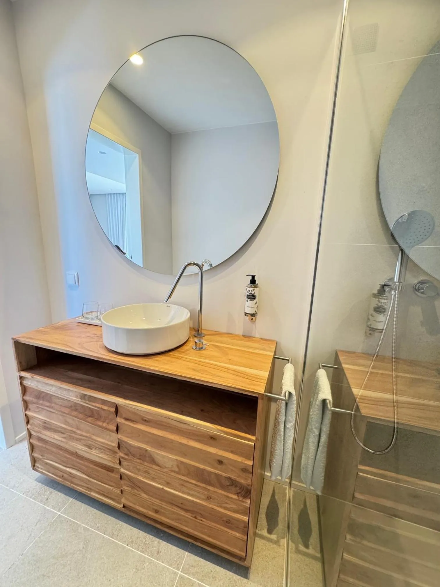 Bathroom in Apartamentos Rossio Mar