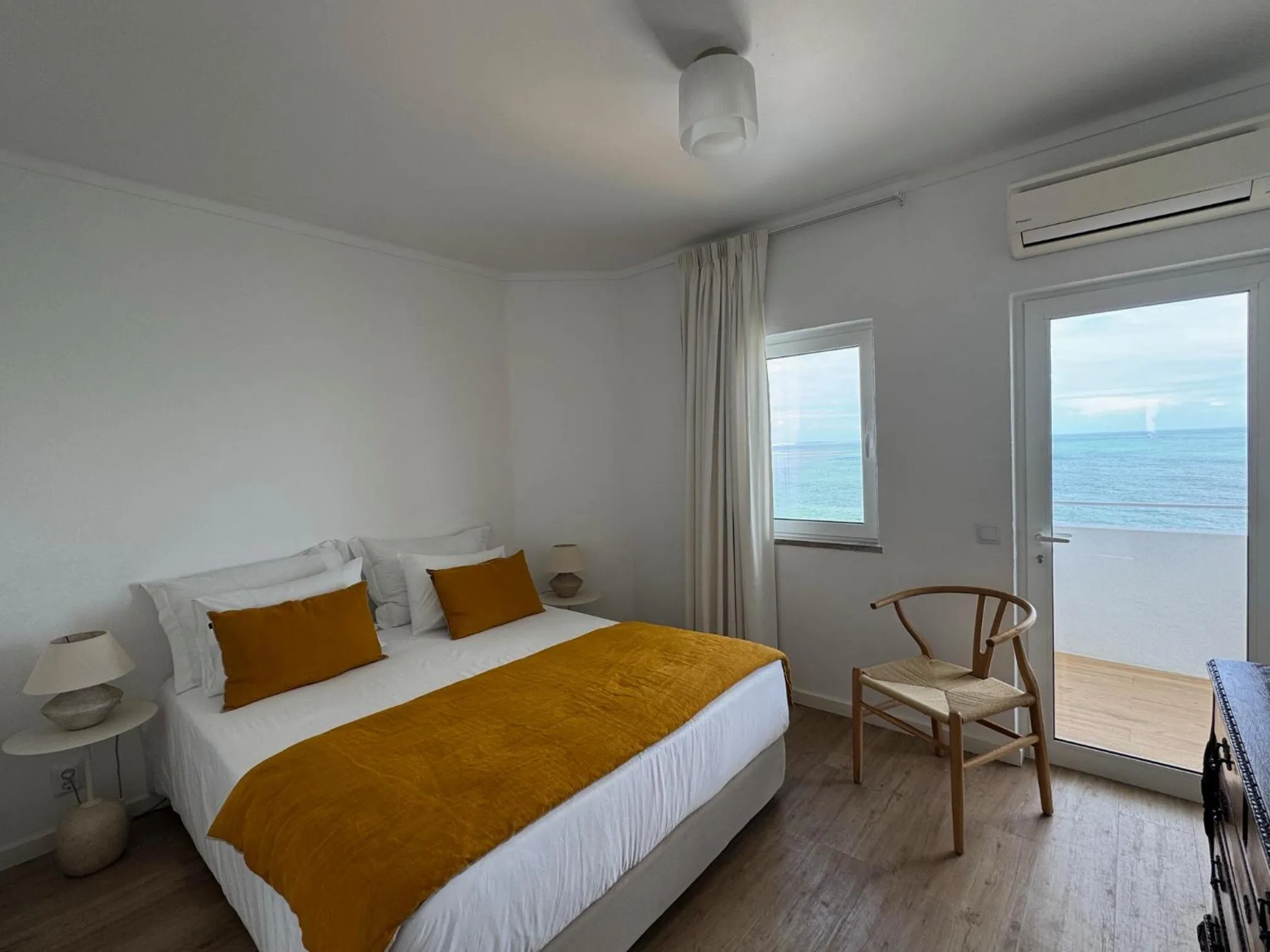 Bed in Apartamentos Rossio Mar