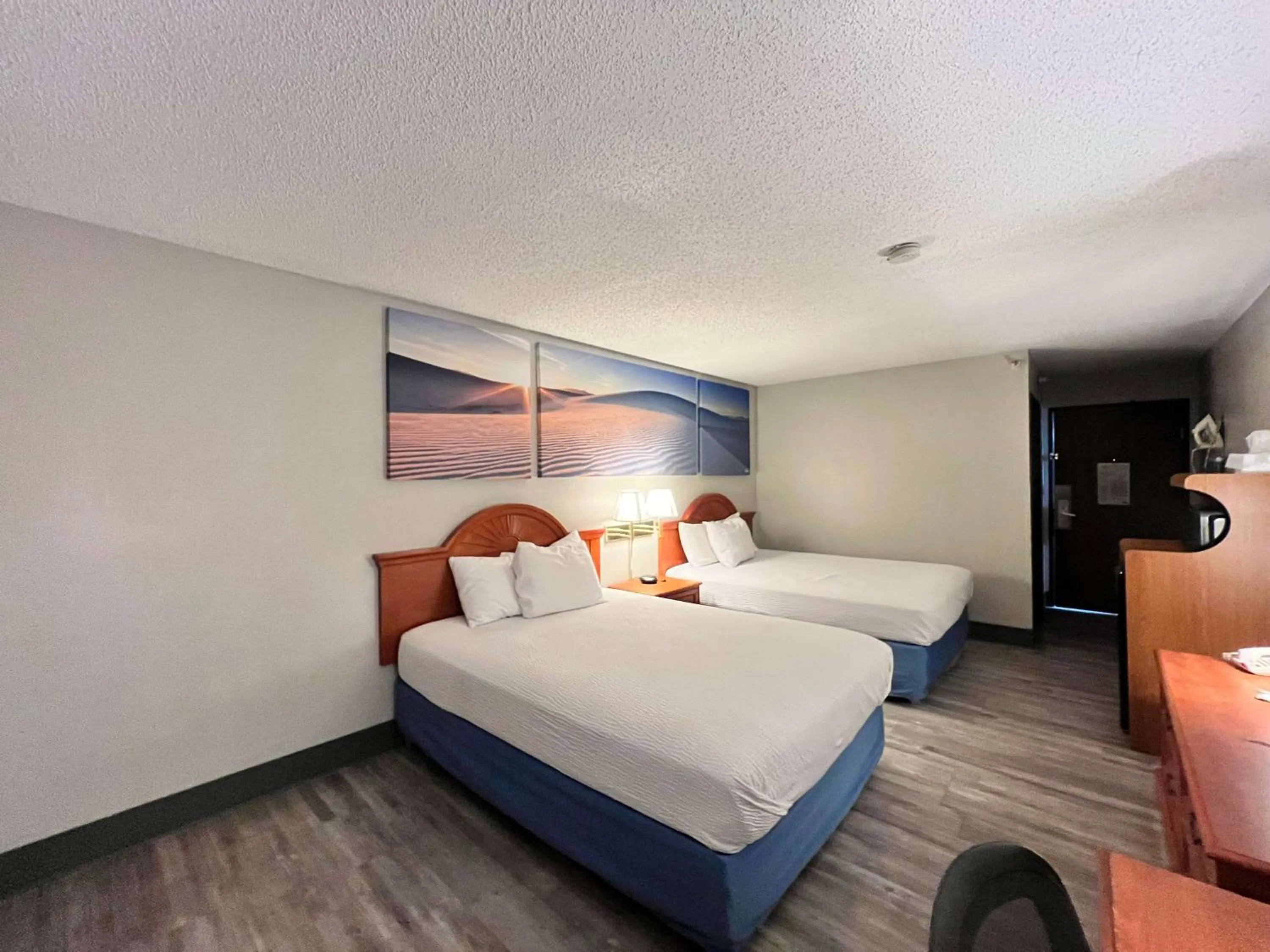 Photo of the whole room, Bed in Antelope Inn & Suites