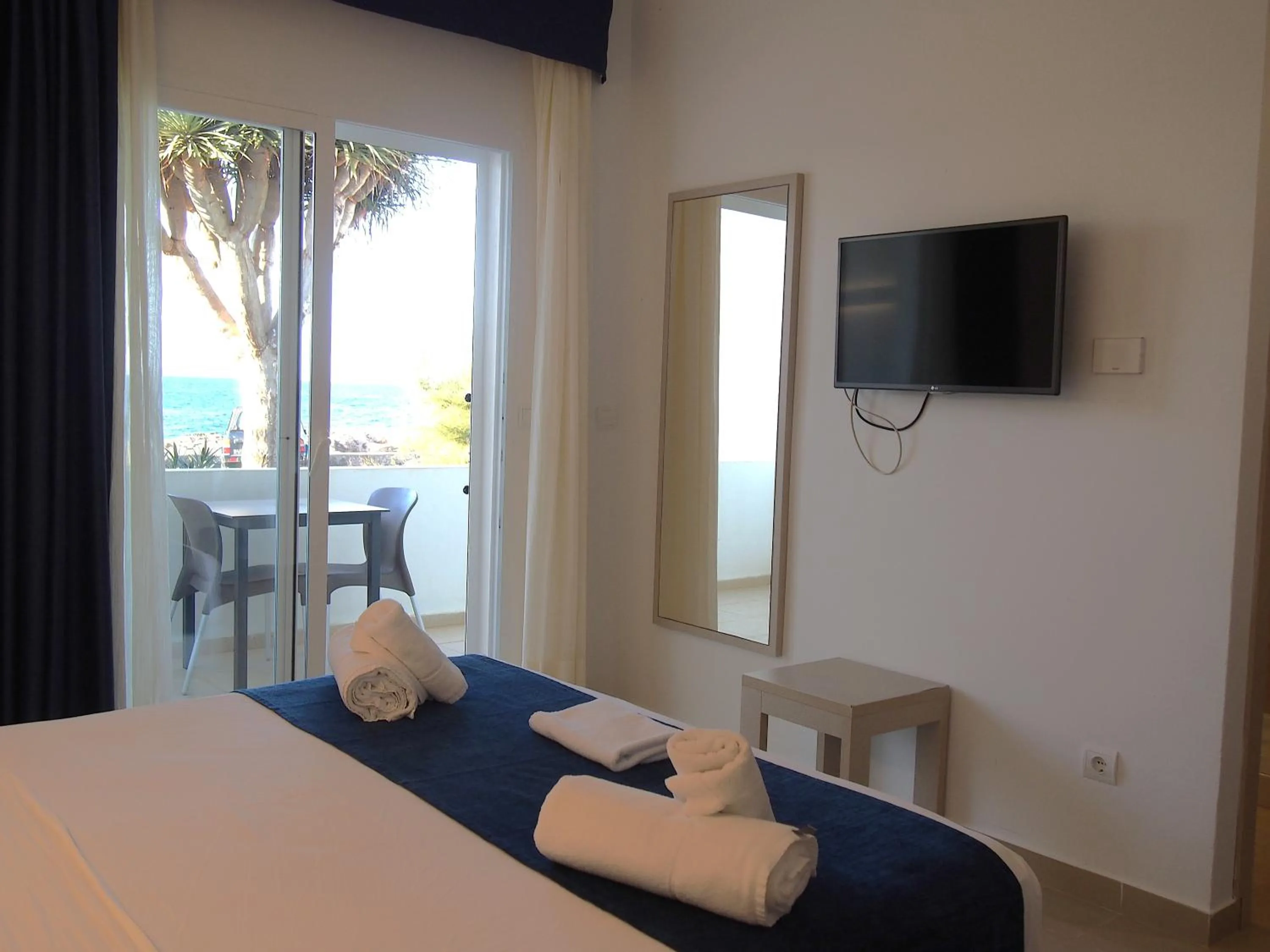 Bedroom, Bed in Hotel Roca Bella