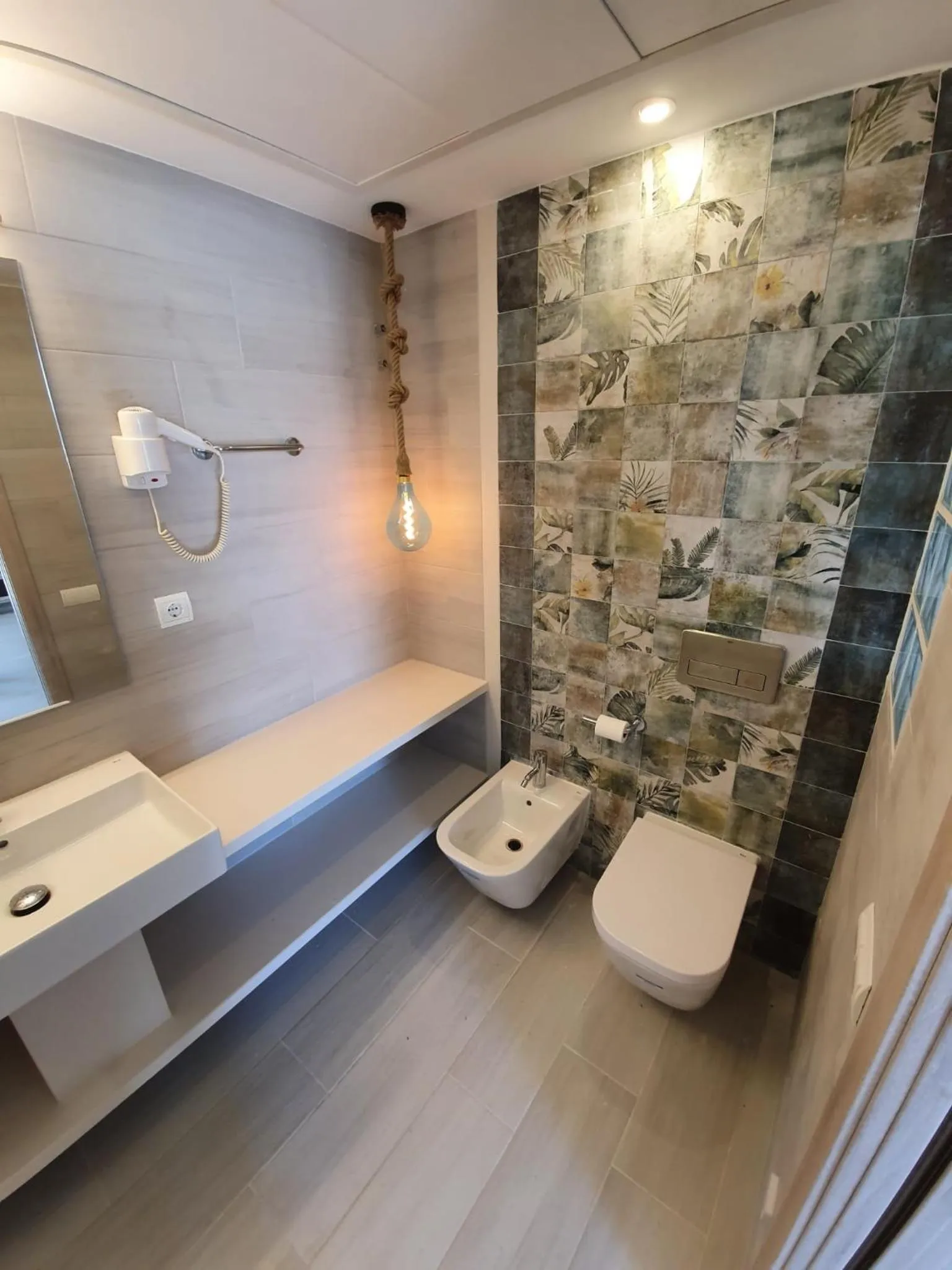 Bathroom in Hotel Roca Bella