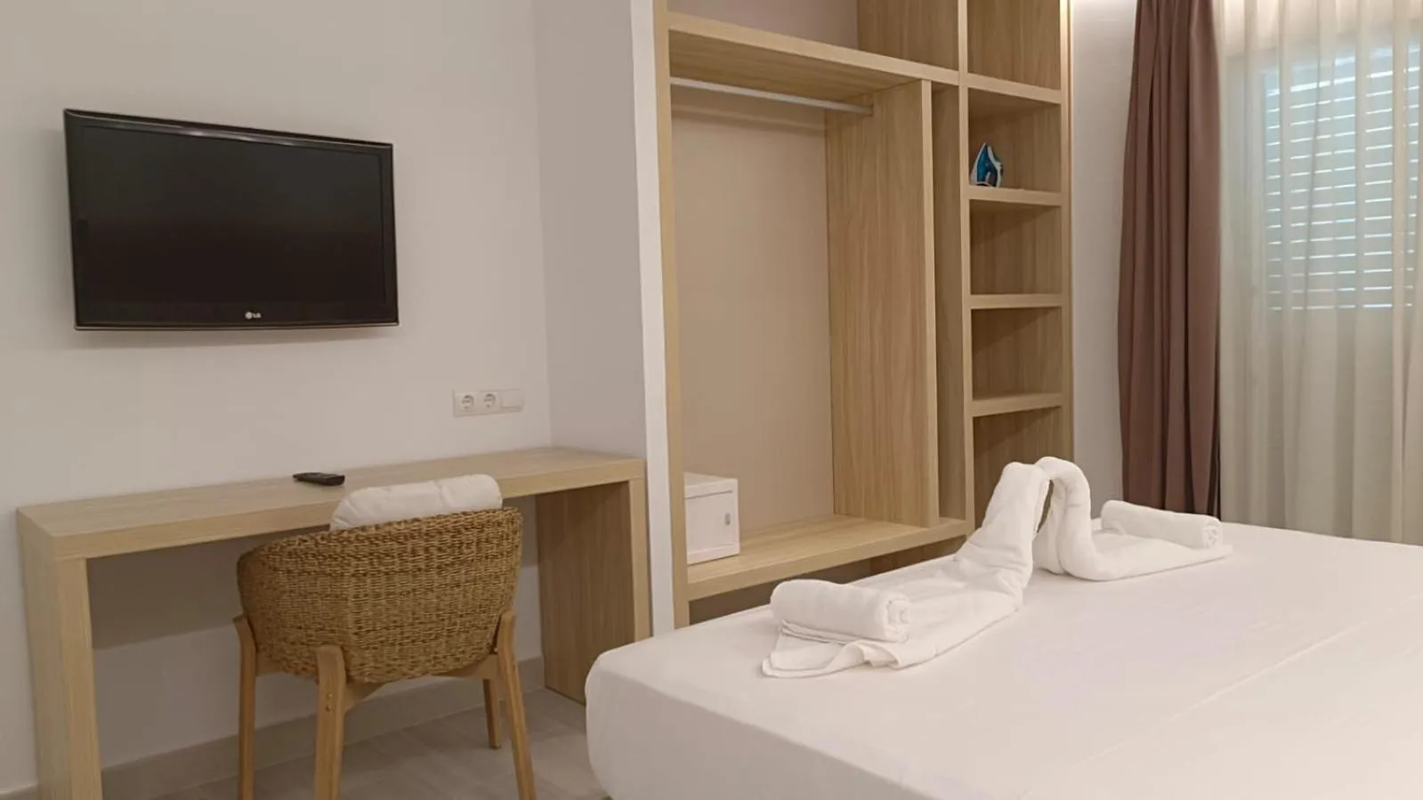 Bedroom, Bed in Hotel Roca Bella