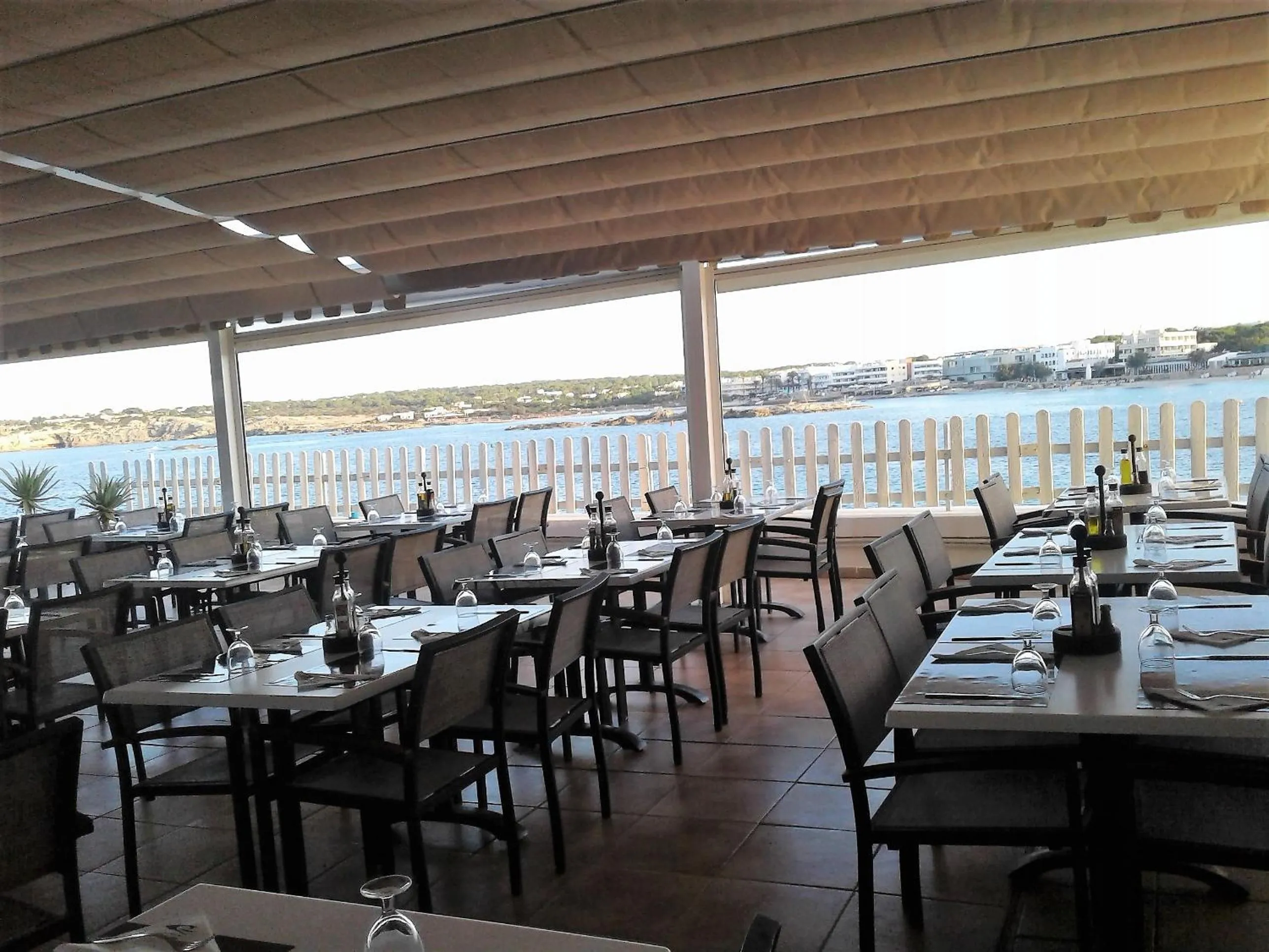 Restaurant/places to eat in Hotel Roca Bella