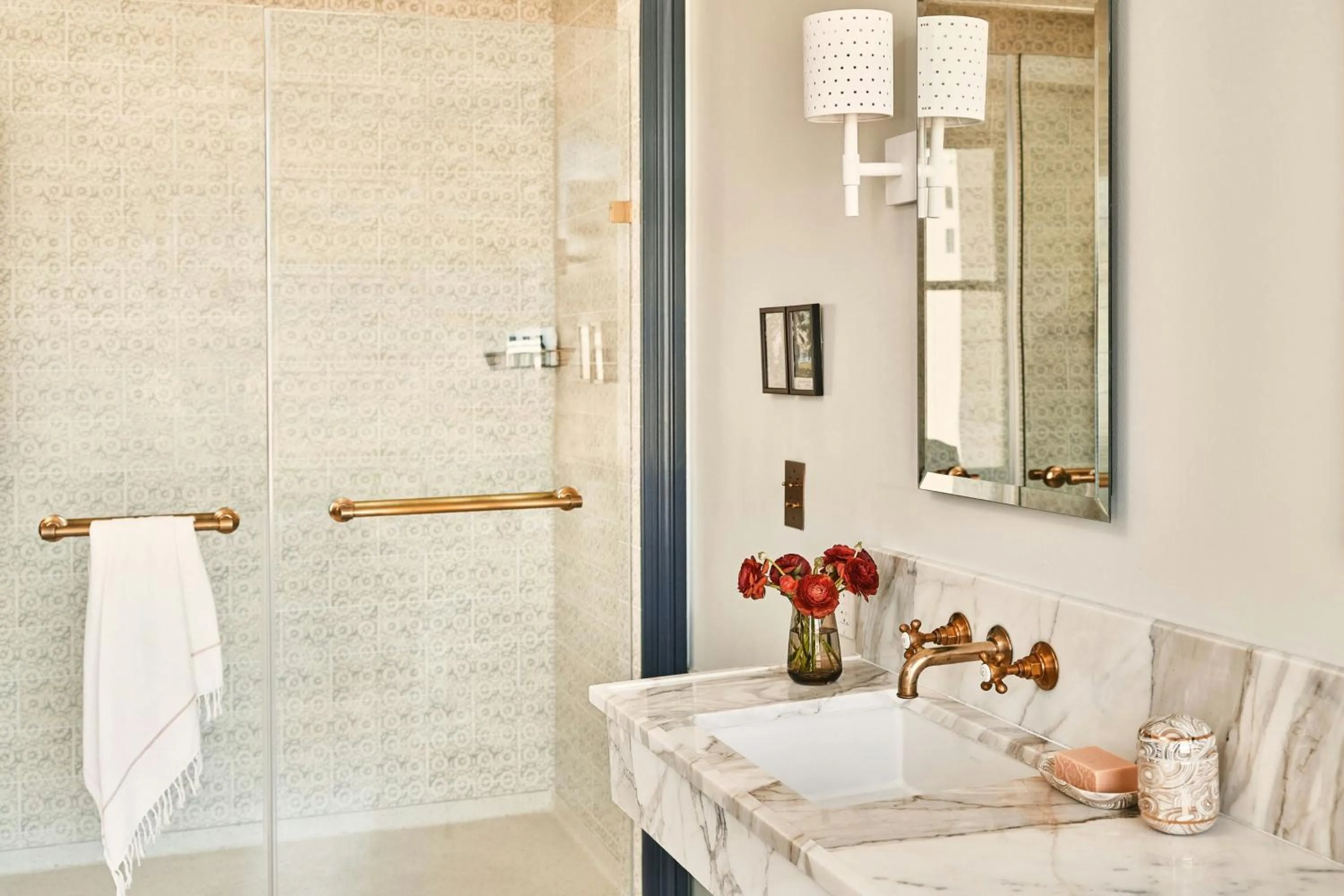 Bathroom in Hotel Per La, Autograph Collection