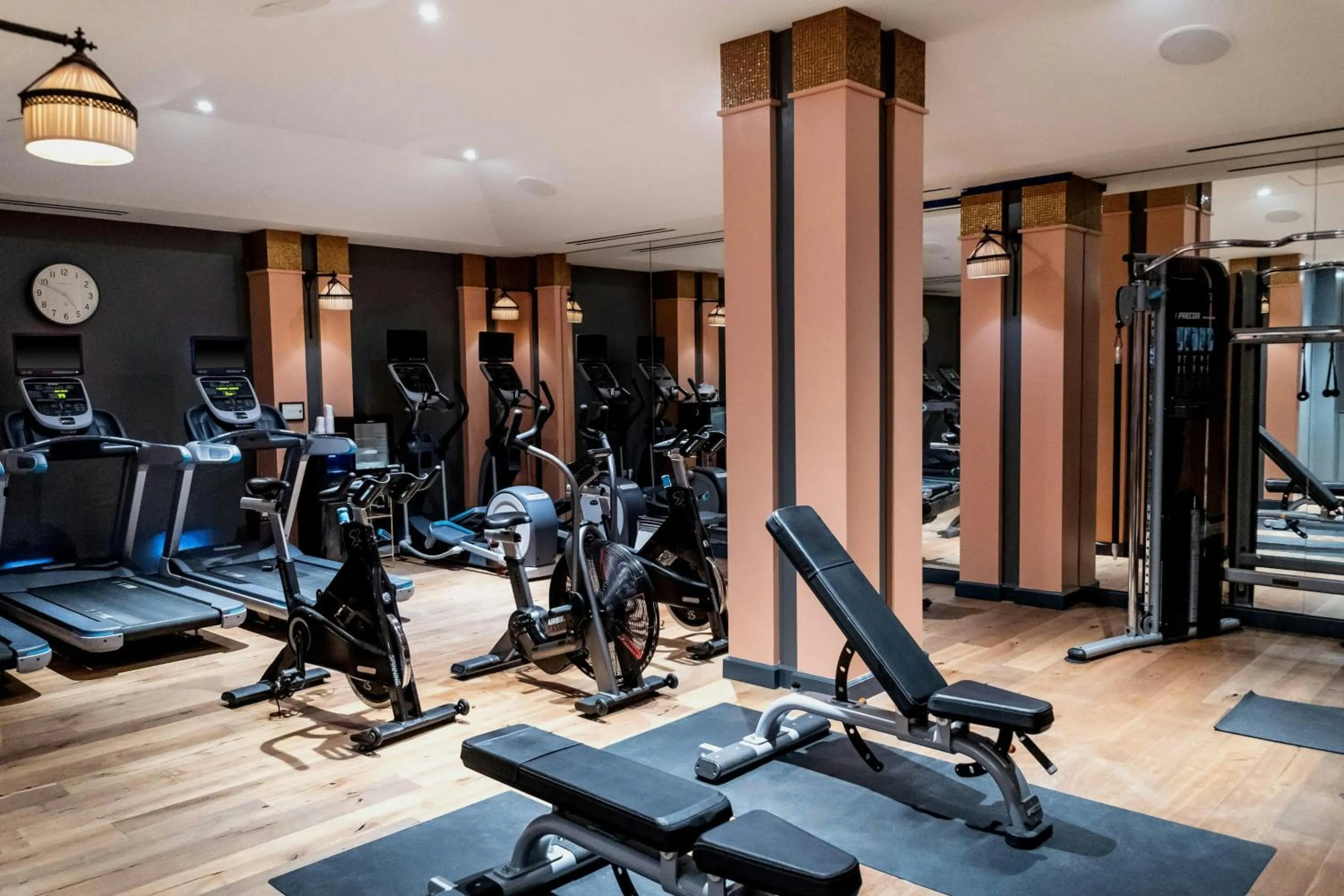Fitness centre/facilities in Hotel Per La, Autograph Collection