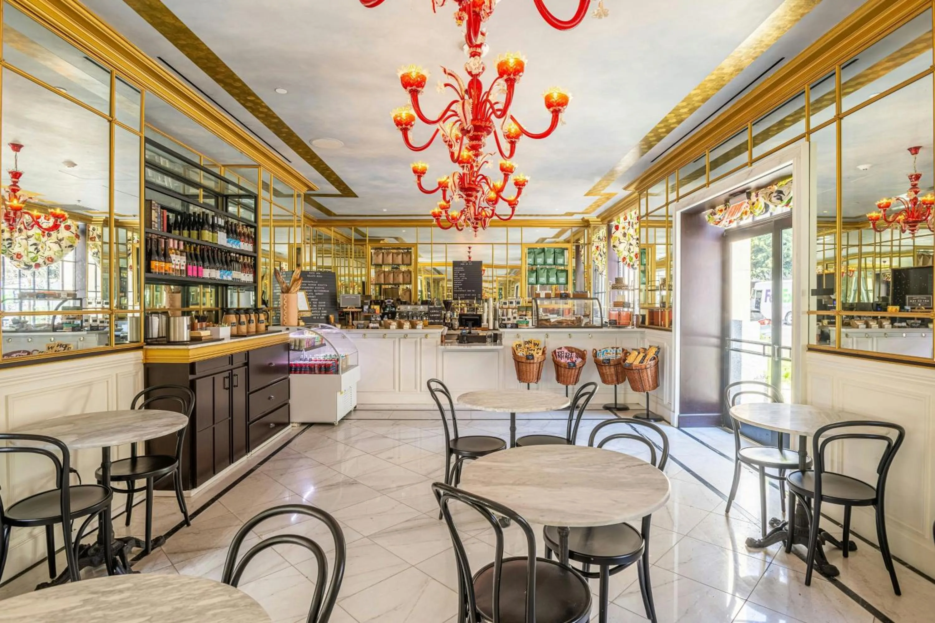 Restaurant/places to eat in Hotel Per La, Autograph Collection