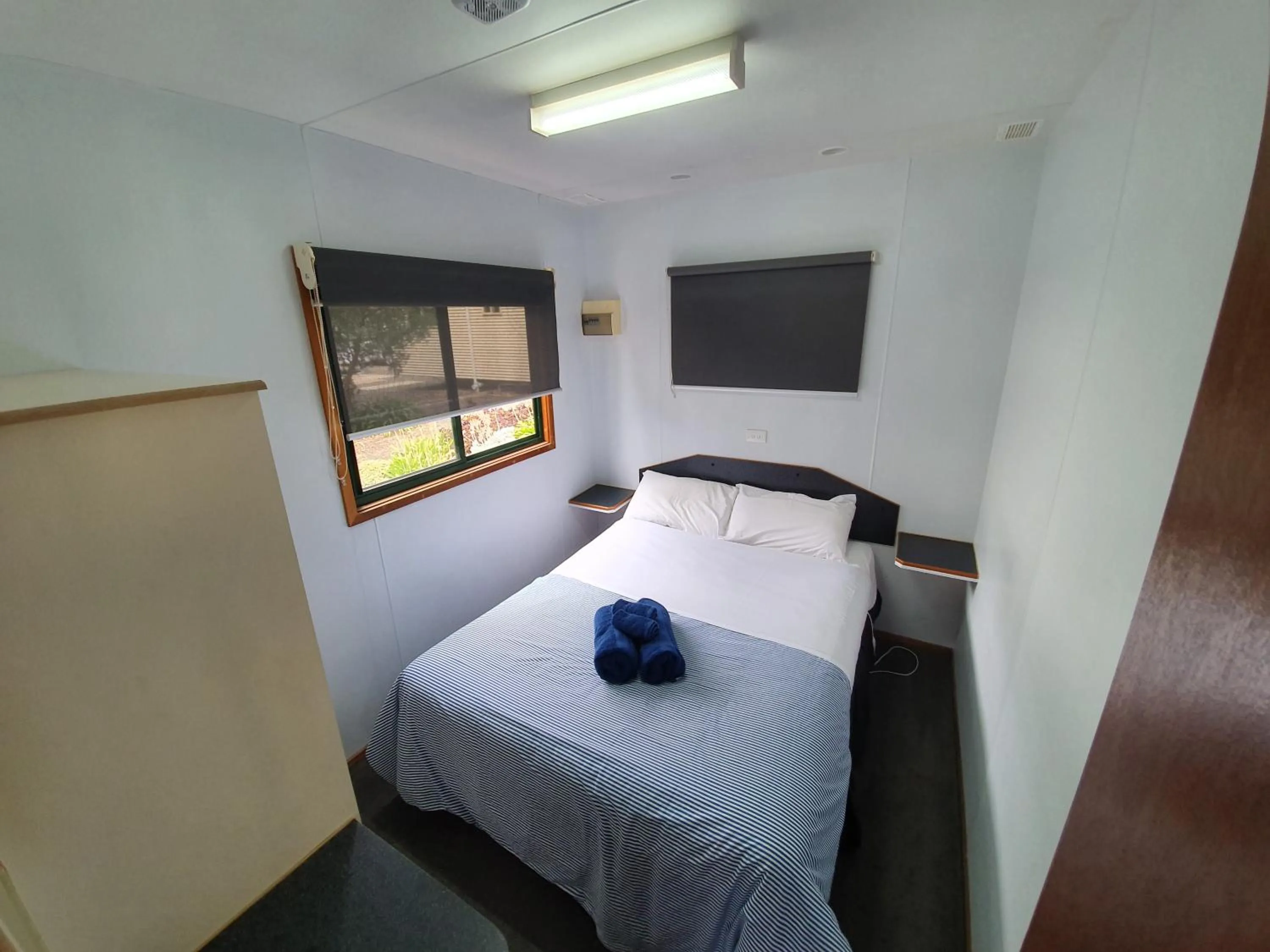 Bed in G'Day Parks Ararat