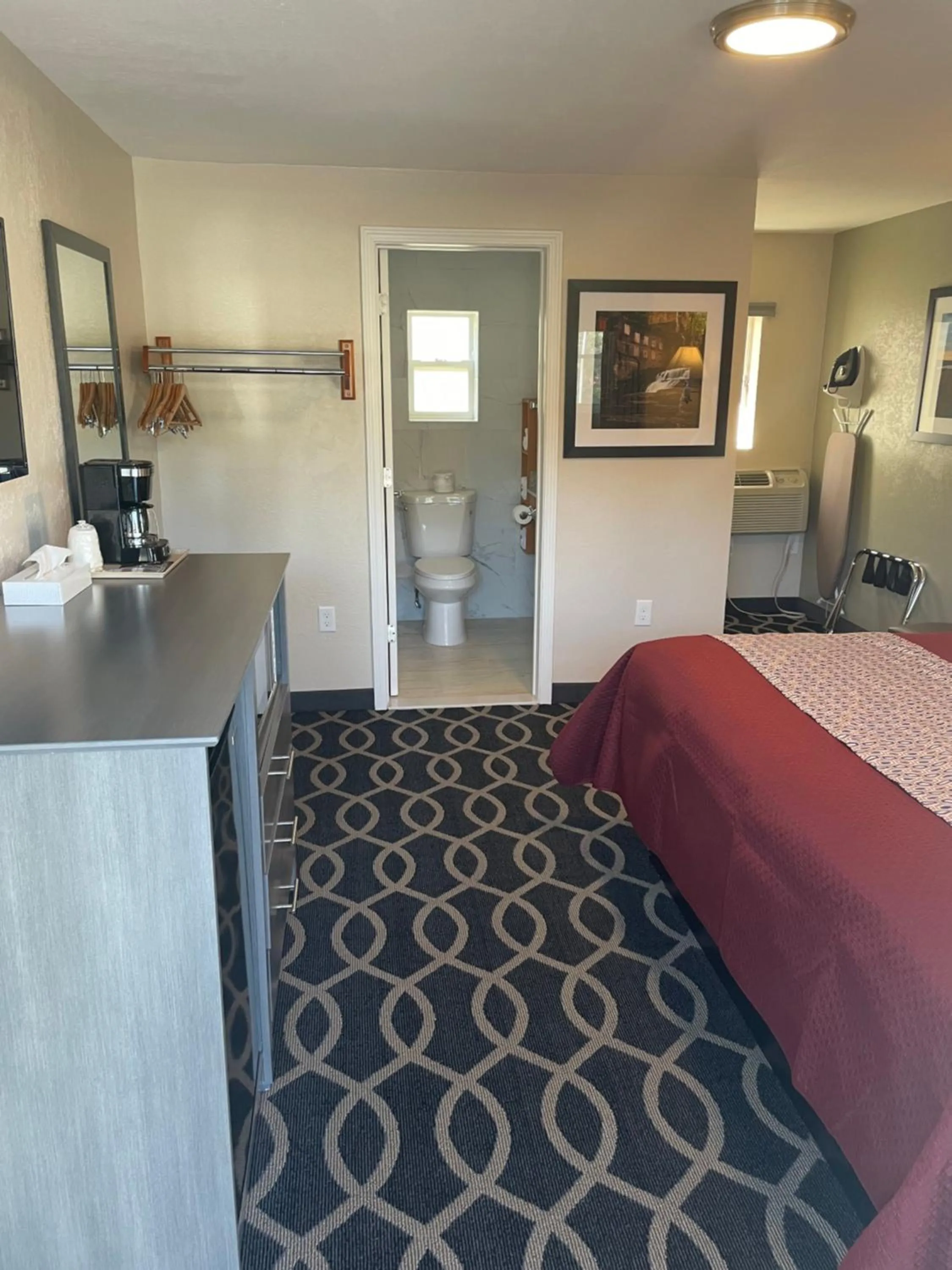 Bed in The Springwater Inn