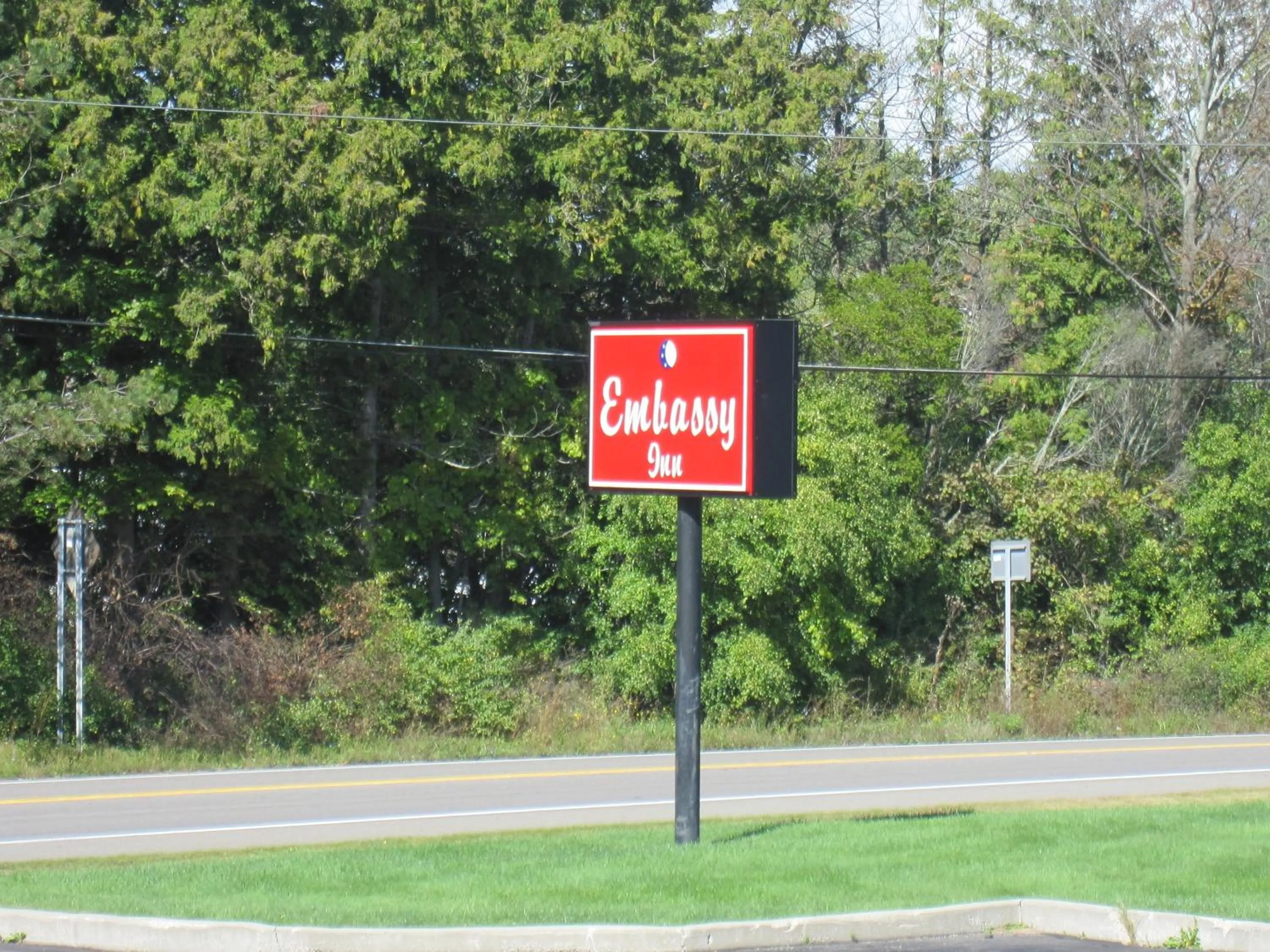 Facade/entrance in Embassy Inn Motel Ithaca