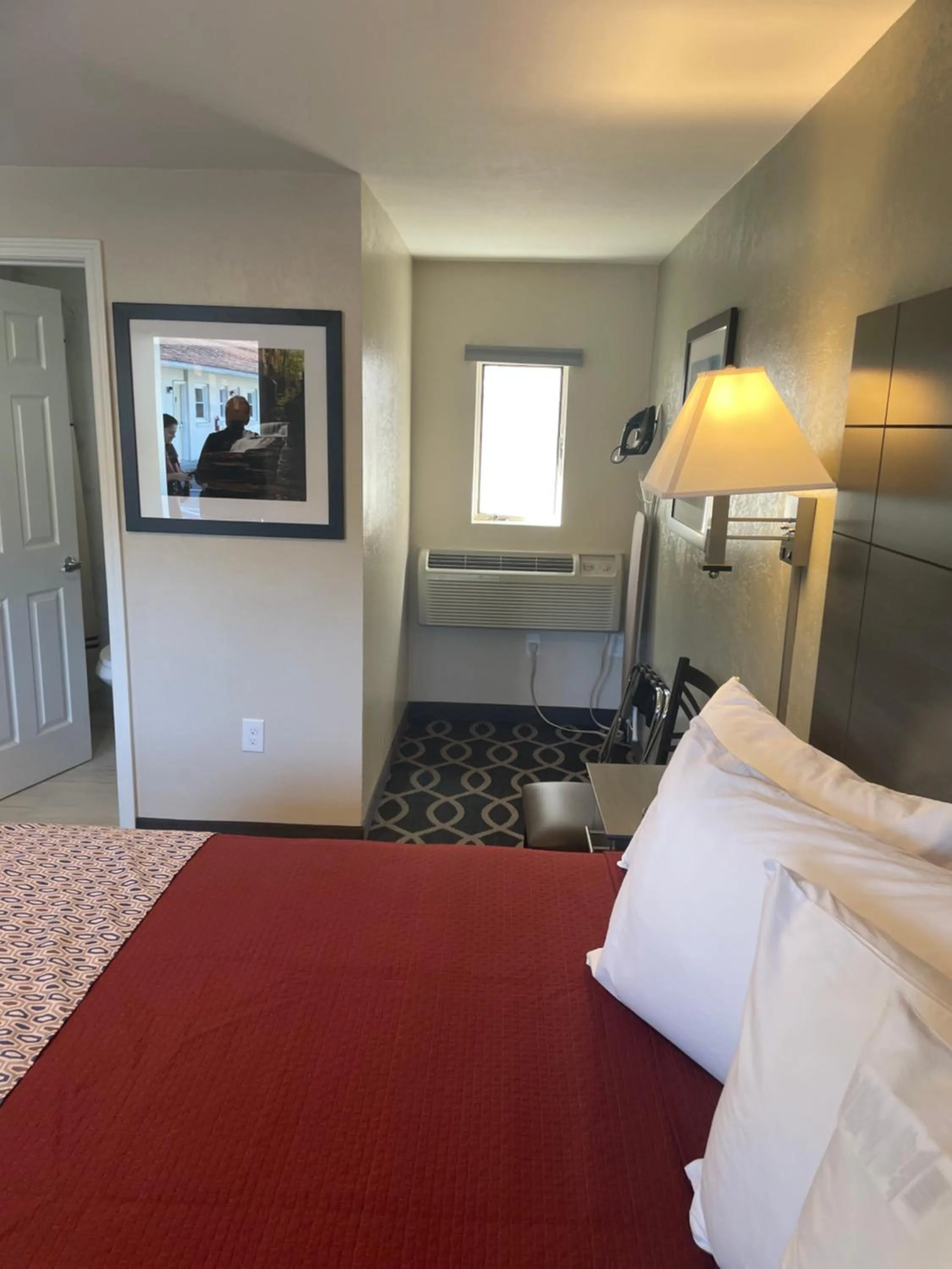 Bed in The Springwater Inn