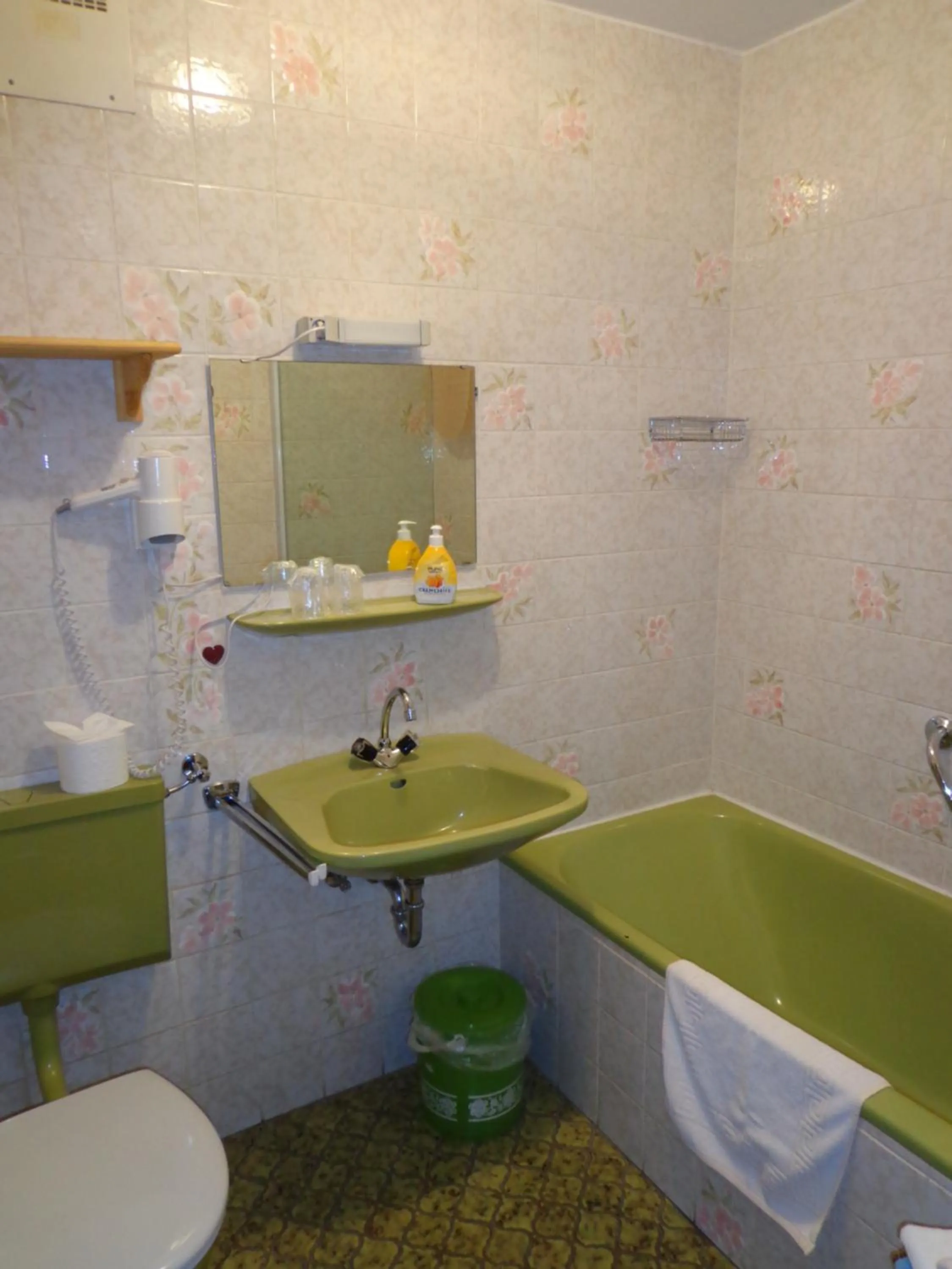 Shower in Pension Schamberger