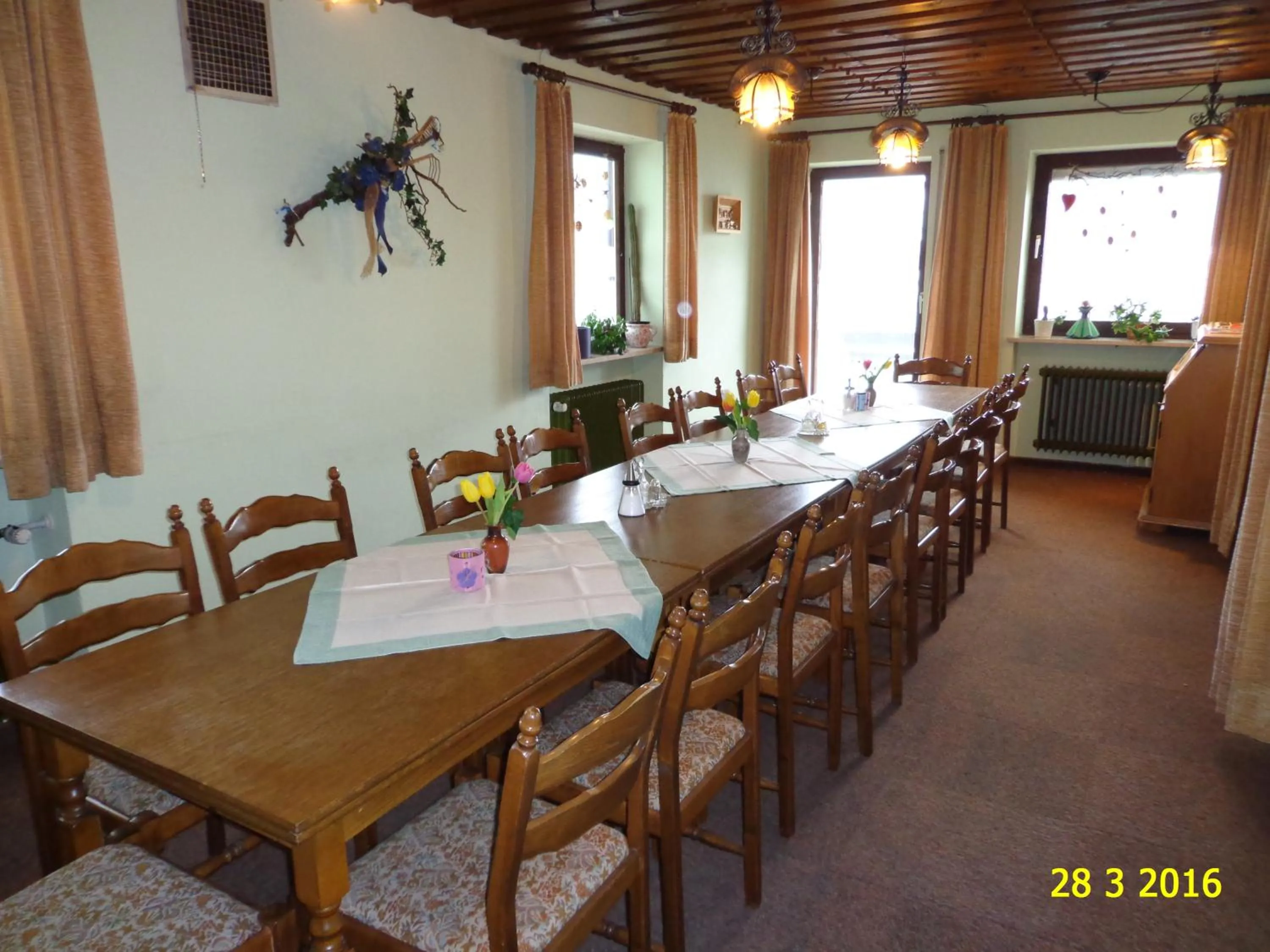 Communal lounge/ TV room in Pension Schamberger