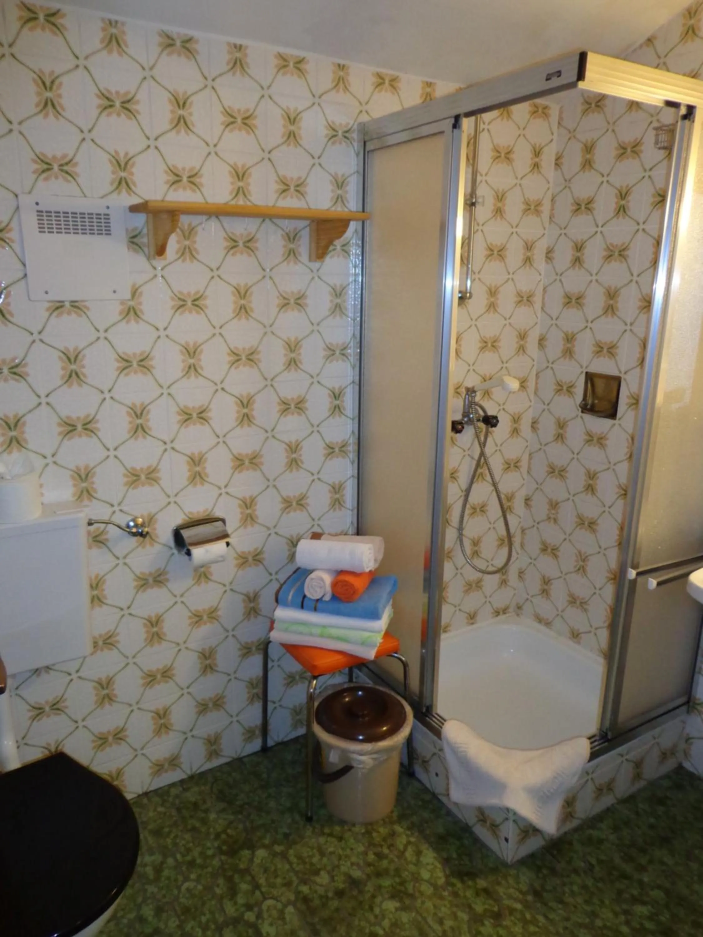 Shower in Pension Schamberger