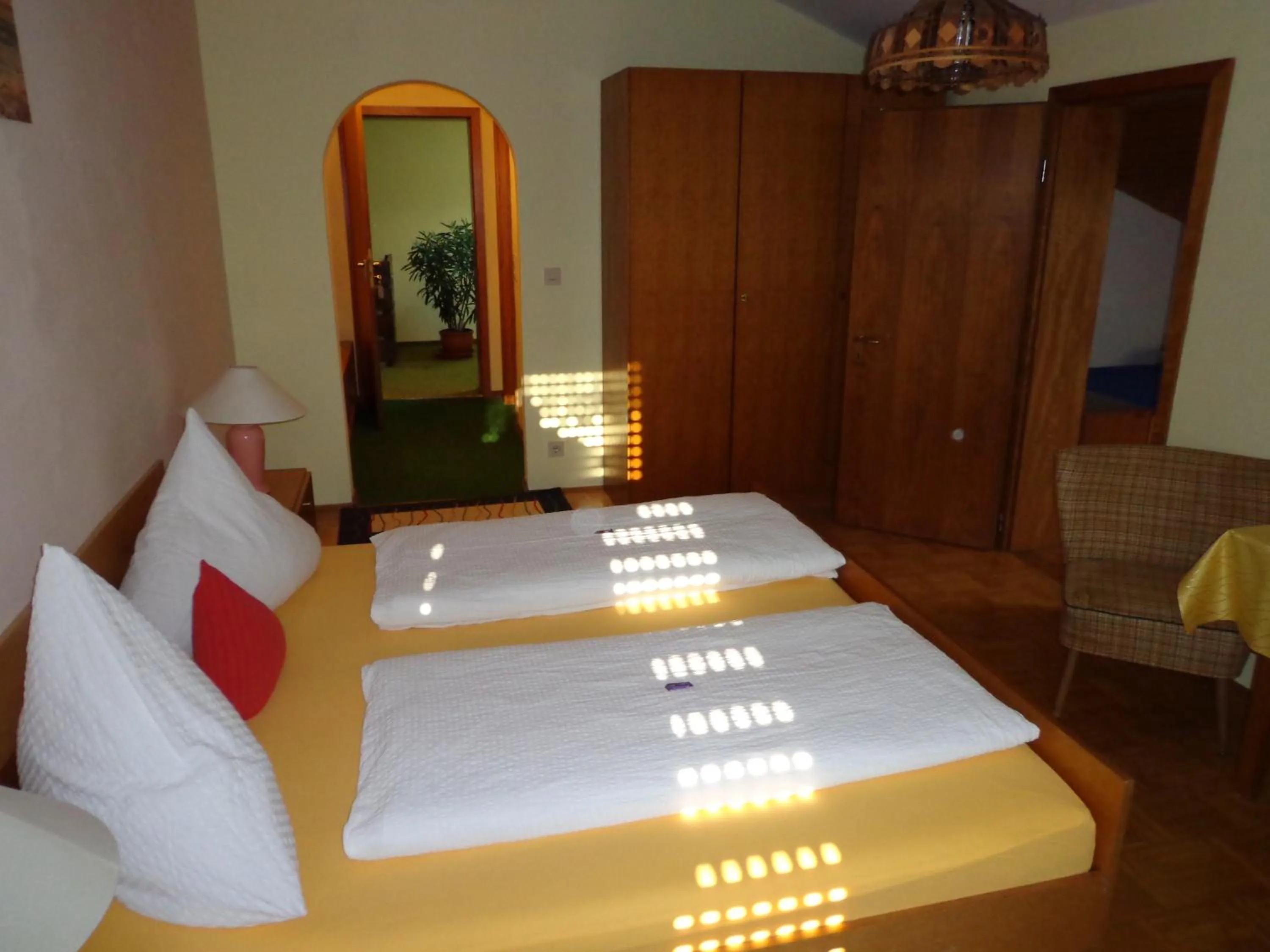 Photo of the whole room, Bed in Pension Schamberger