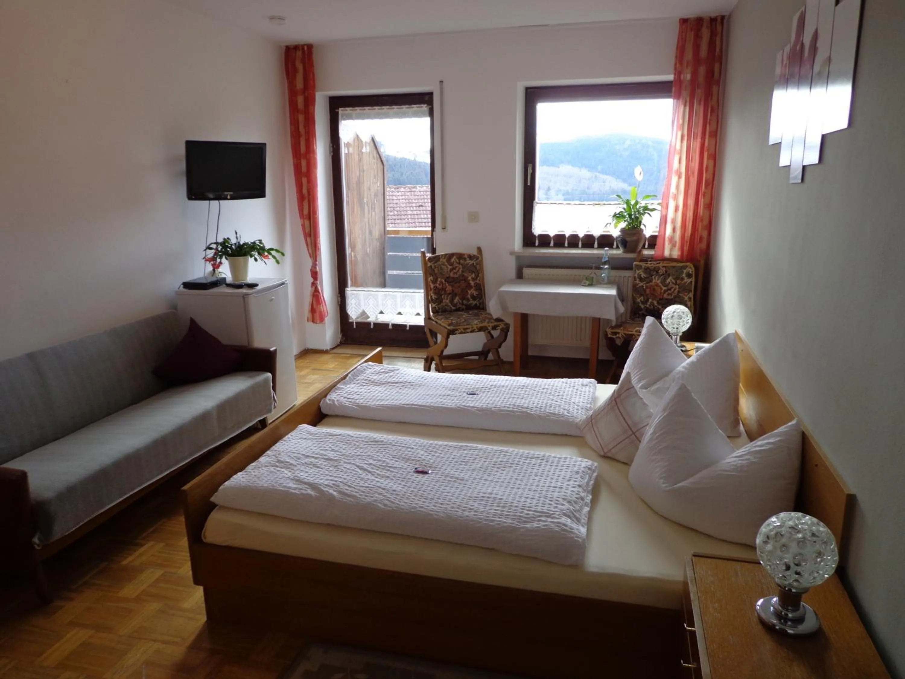 Photo of the whole room, Bed in Pension Schamberger