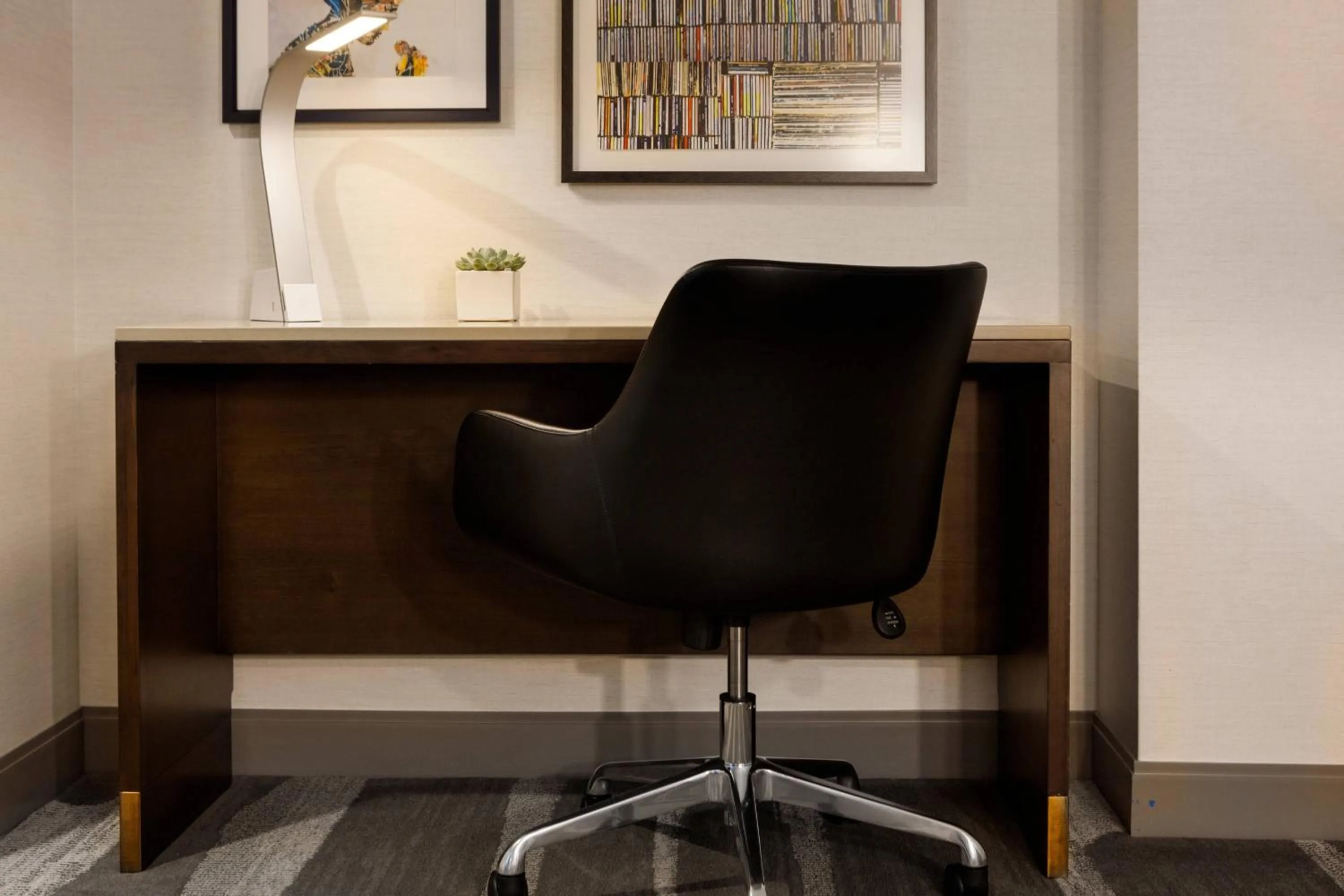 Bedroom in Renaissance Los Angeles Airport Hotel