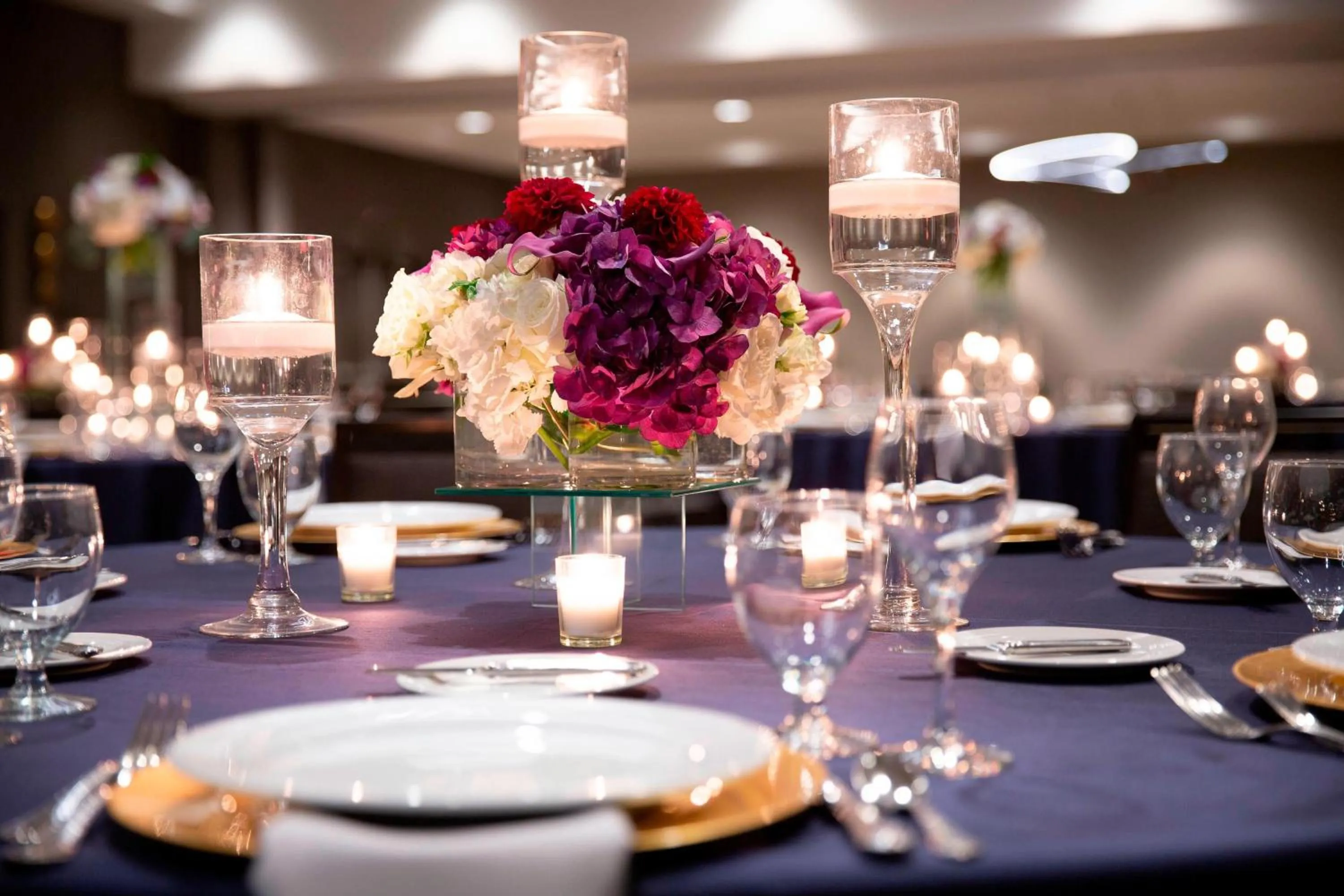 Lobby or reception in New York LaGuardia Airport Marriott