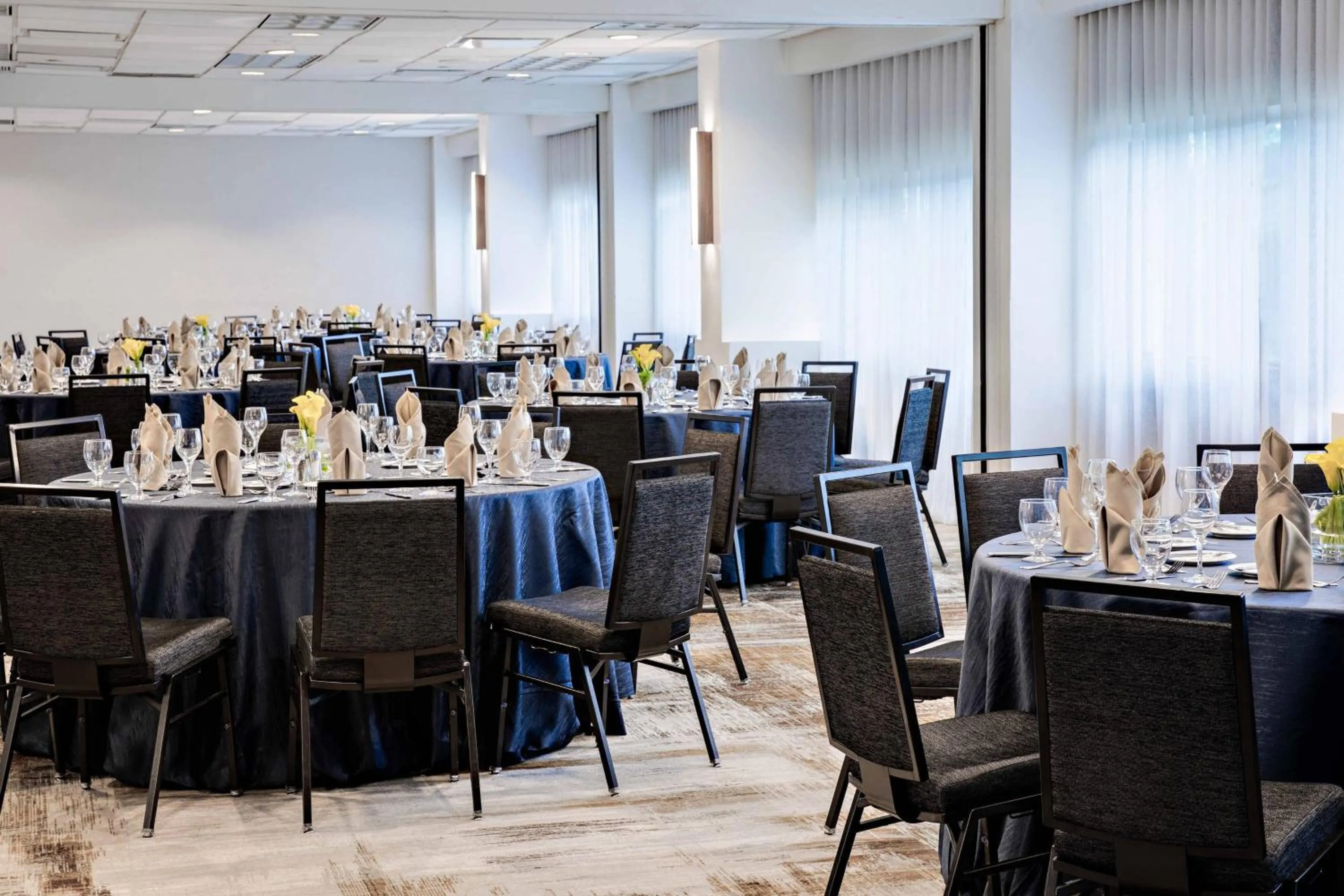 Meeting/conference room in New York LaGuardia Airport Marriott