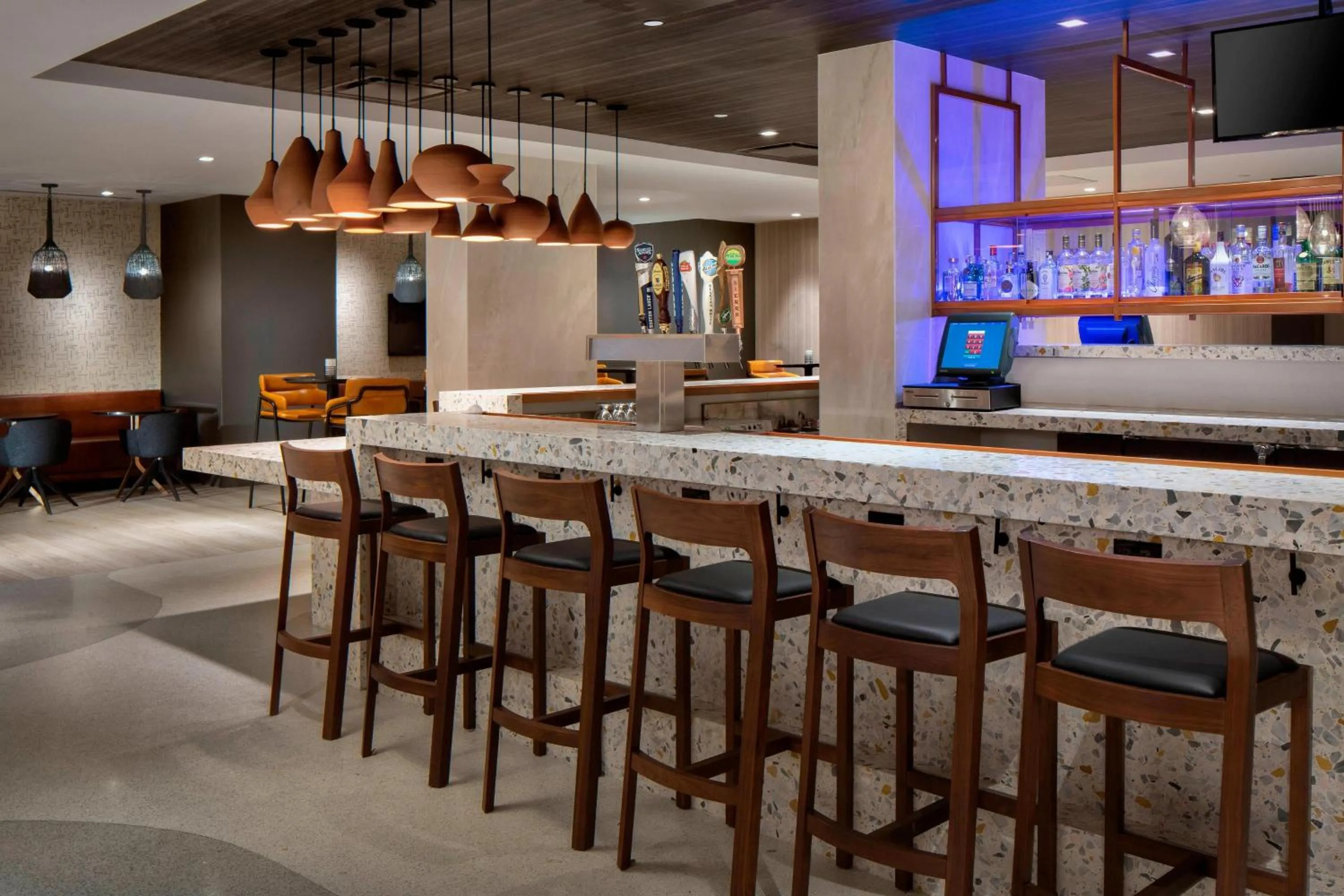 Lounge or bar in New York LaGuardia Airport Marriott