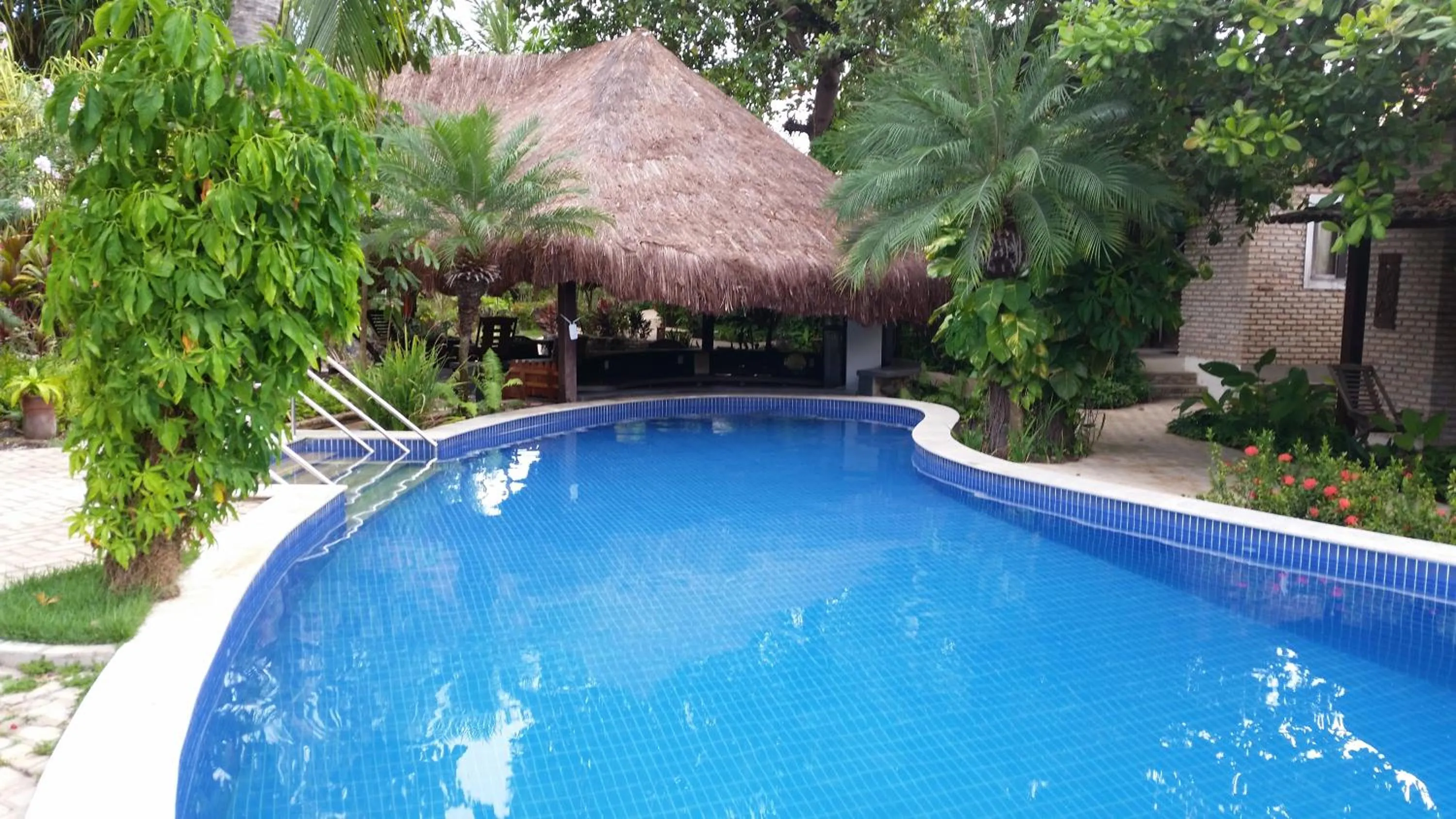 Swimming pool in Pousada Coco Fresco