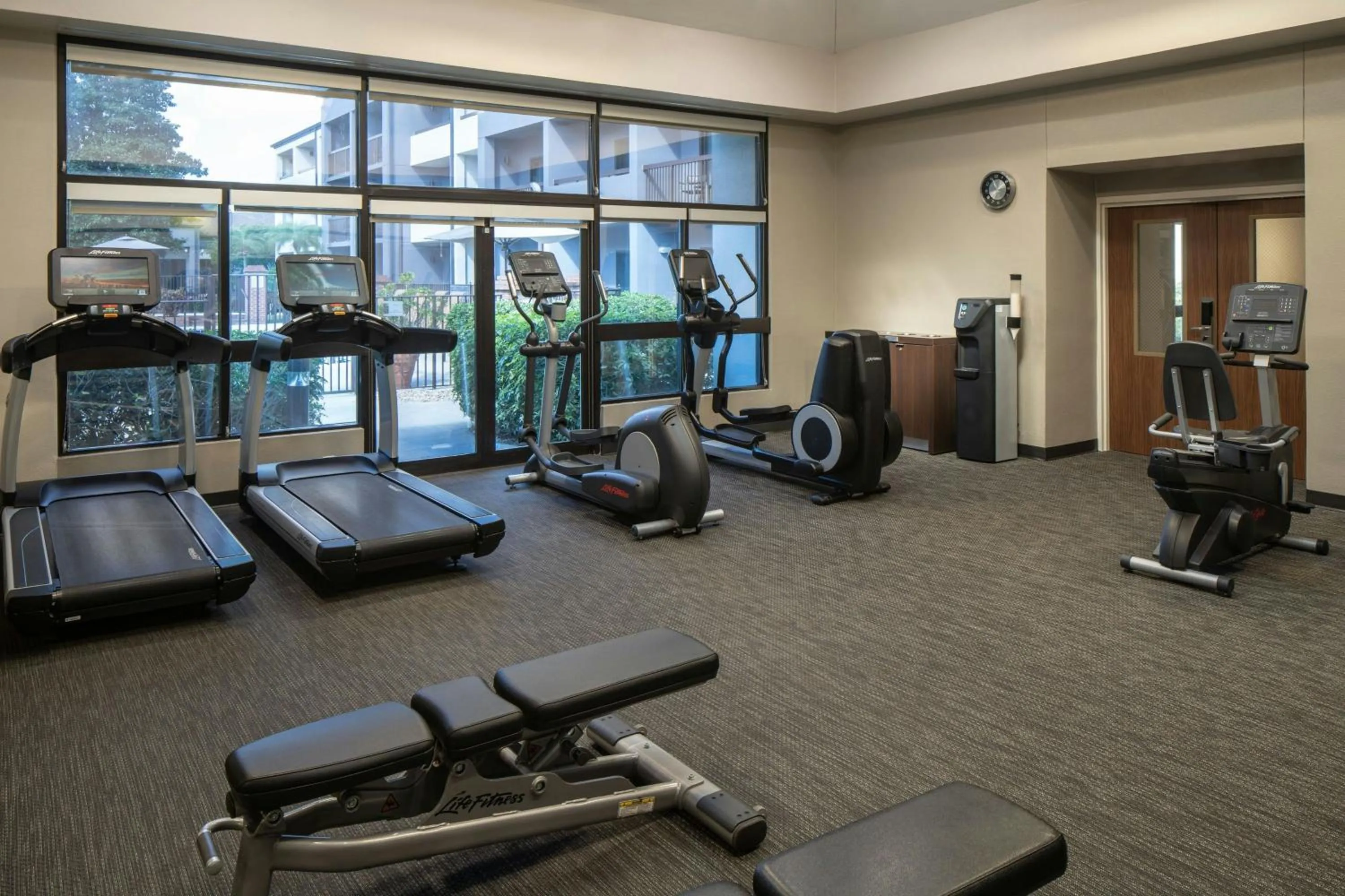 Fitness centre/facilities in Courtyard by Marriott Orlando Airport