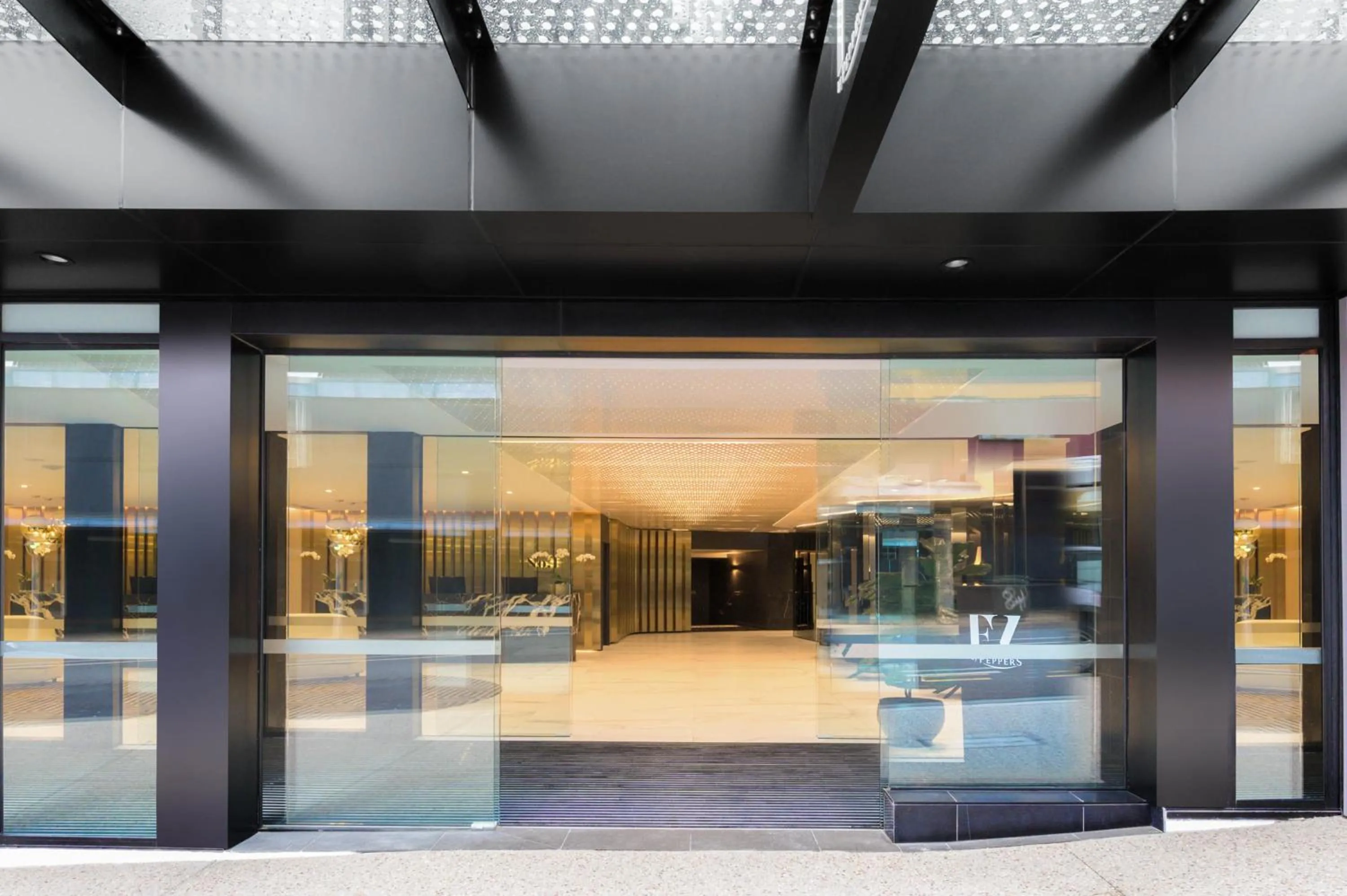 Facade/entrance in FV by Peppers