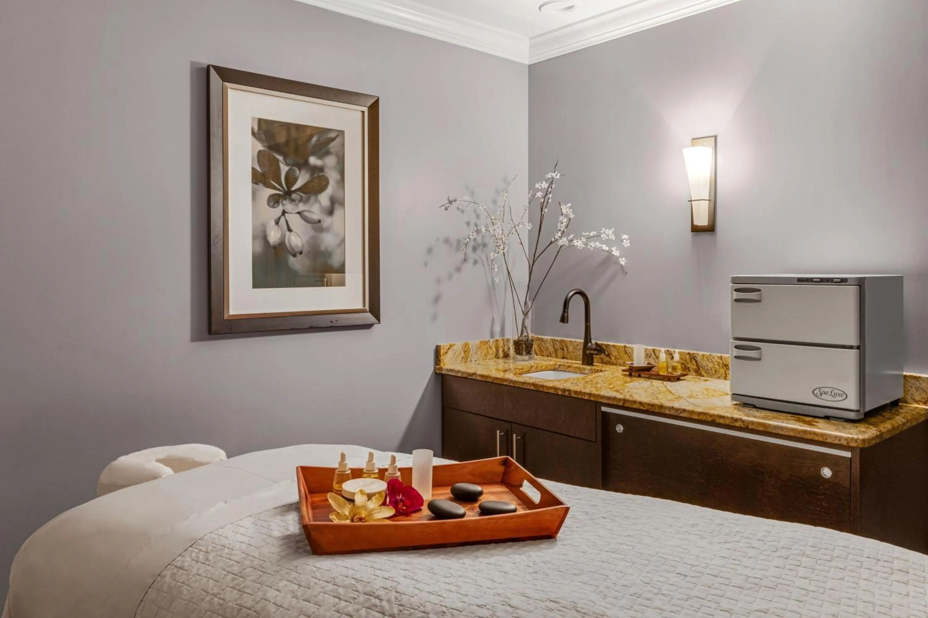 Spa and wellness centre/facilities, Bed in Marriott's Cypress Harbour Villas