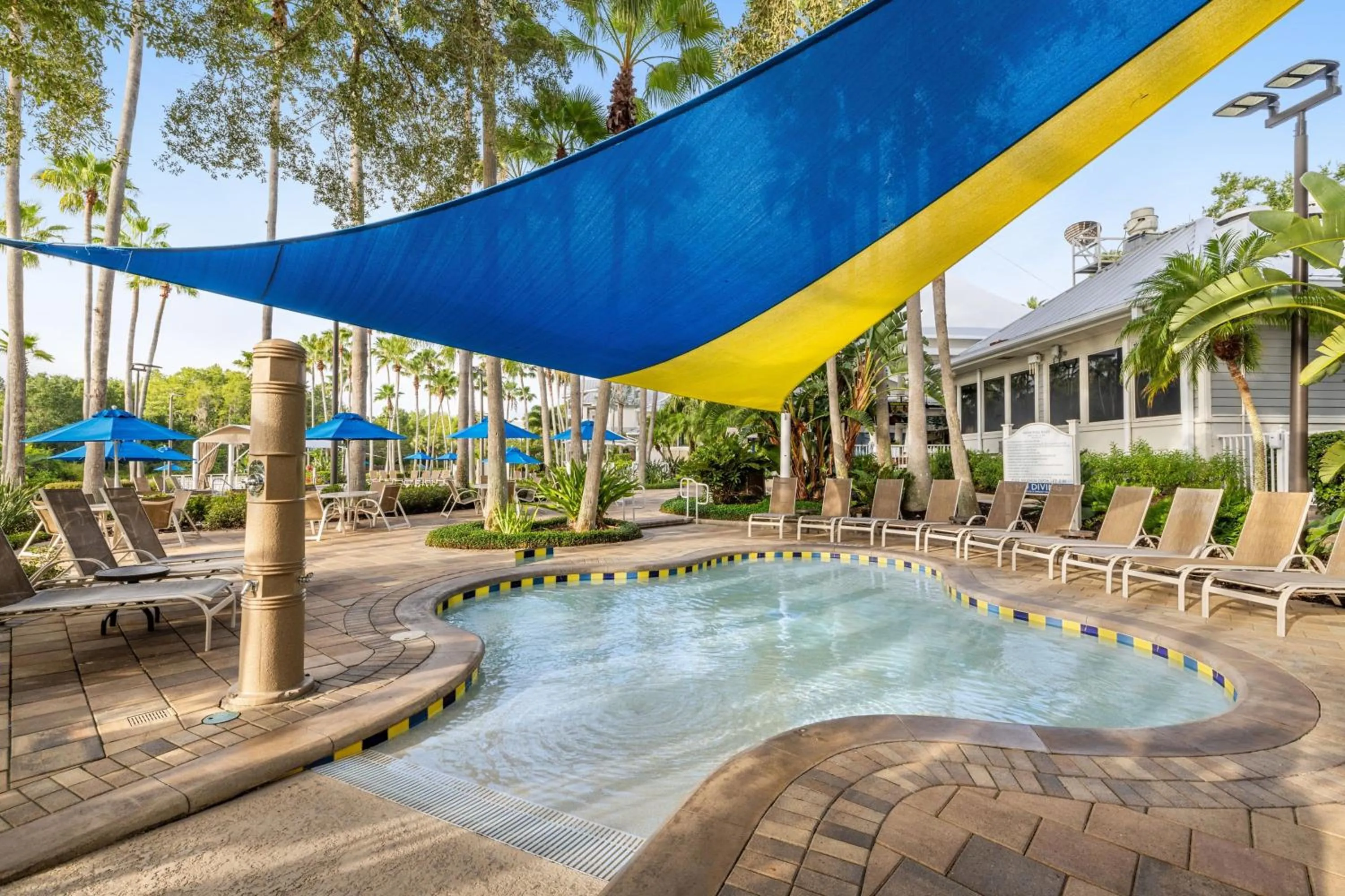 Swimming pool in Marriott's Cypress Harbour Villas