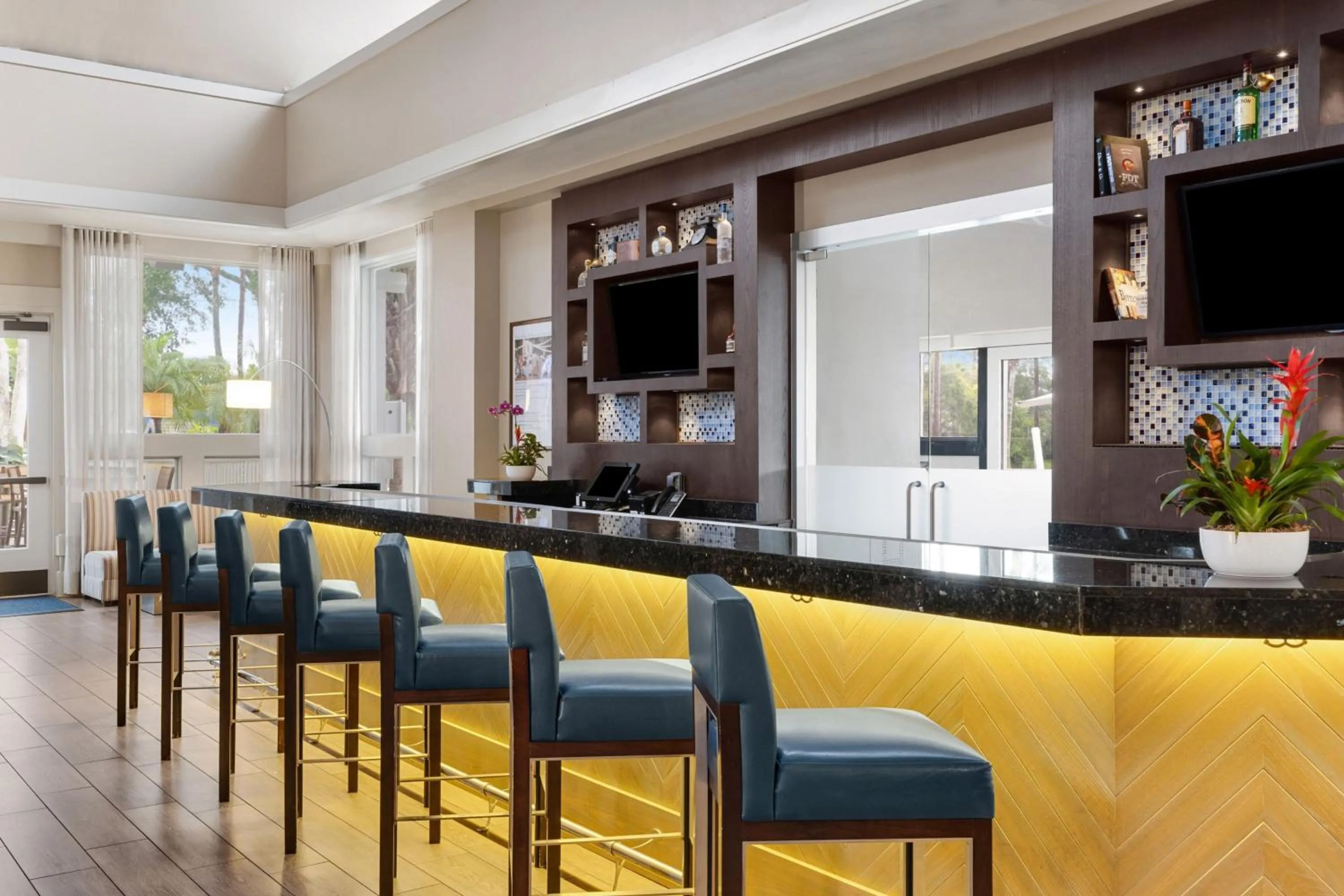 Lounge or bar in Marriott's Cypress Harbour Villas