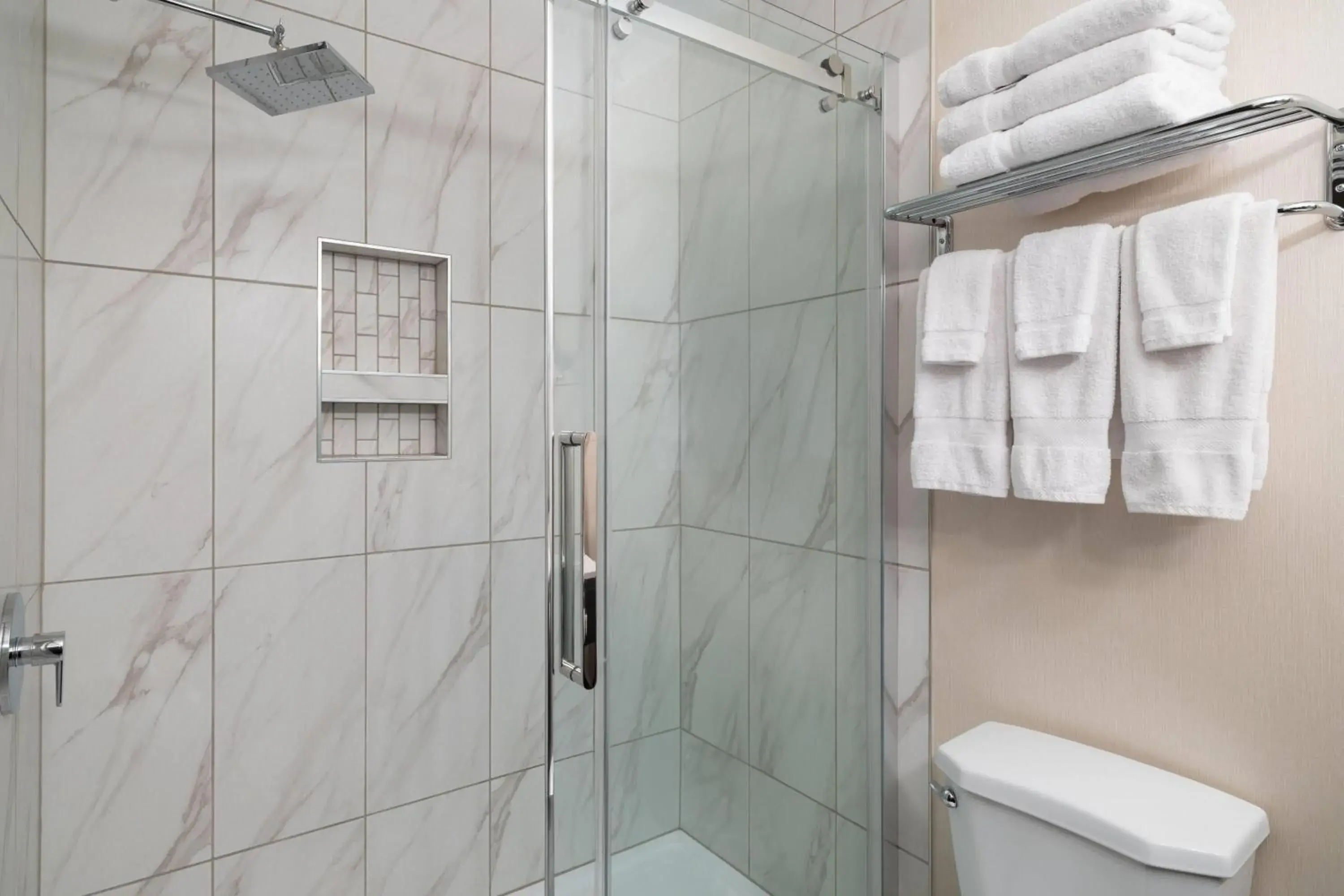 Superior King Room with City View - Non-Smoking in Ramada by Wyndham Saskatoon Superior King Room with City View - Non-Smoking in Ramada by Wyndham Saskatoon