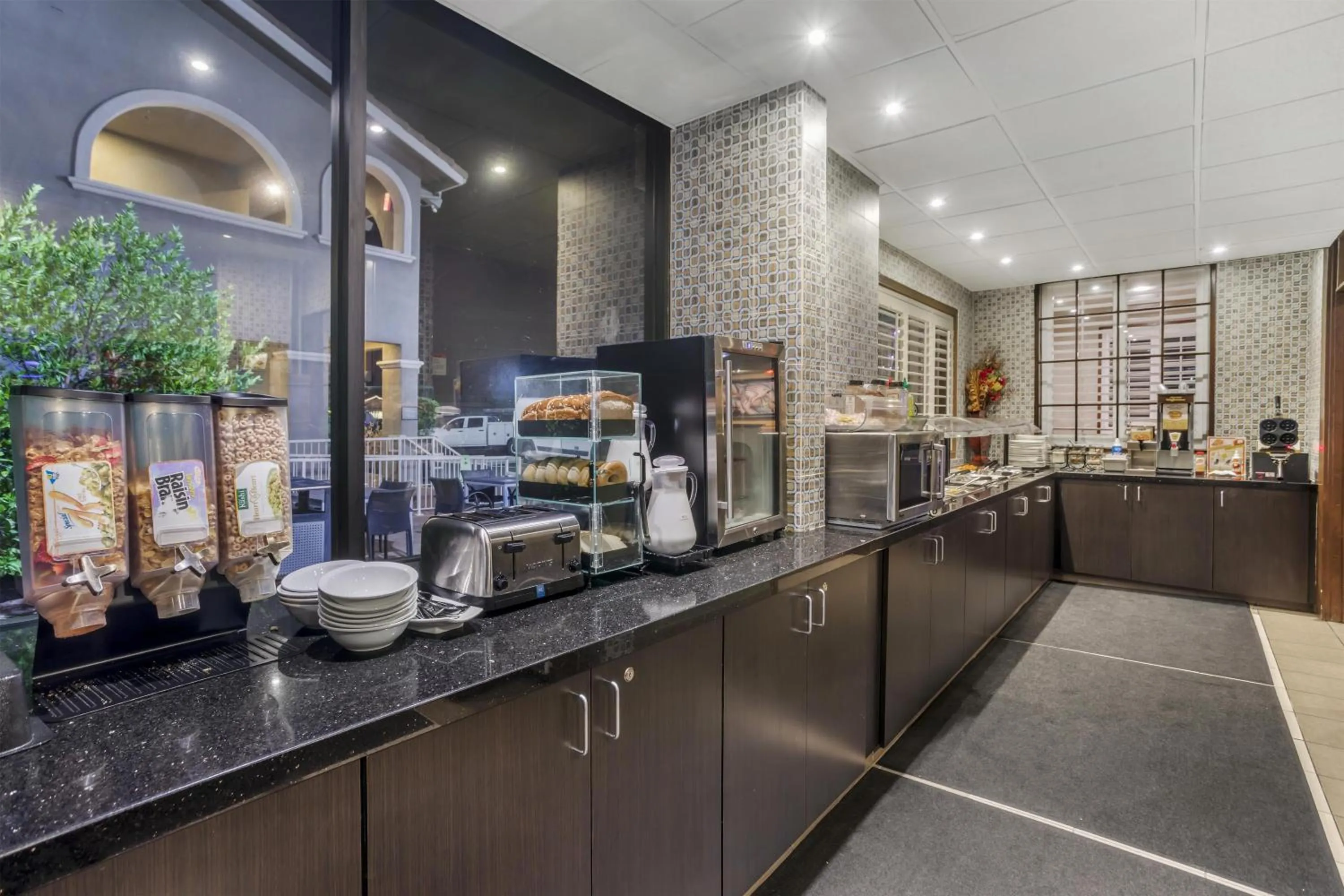 Breakfast in Best Western Plus Brookside Inn