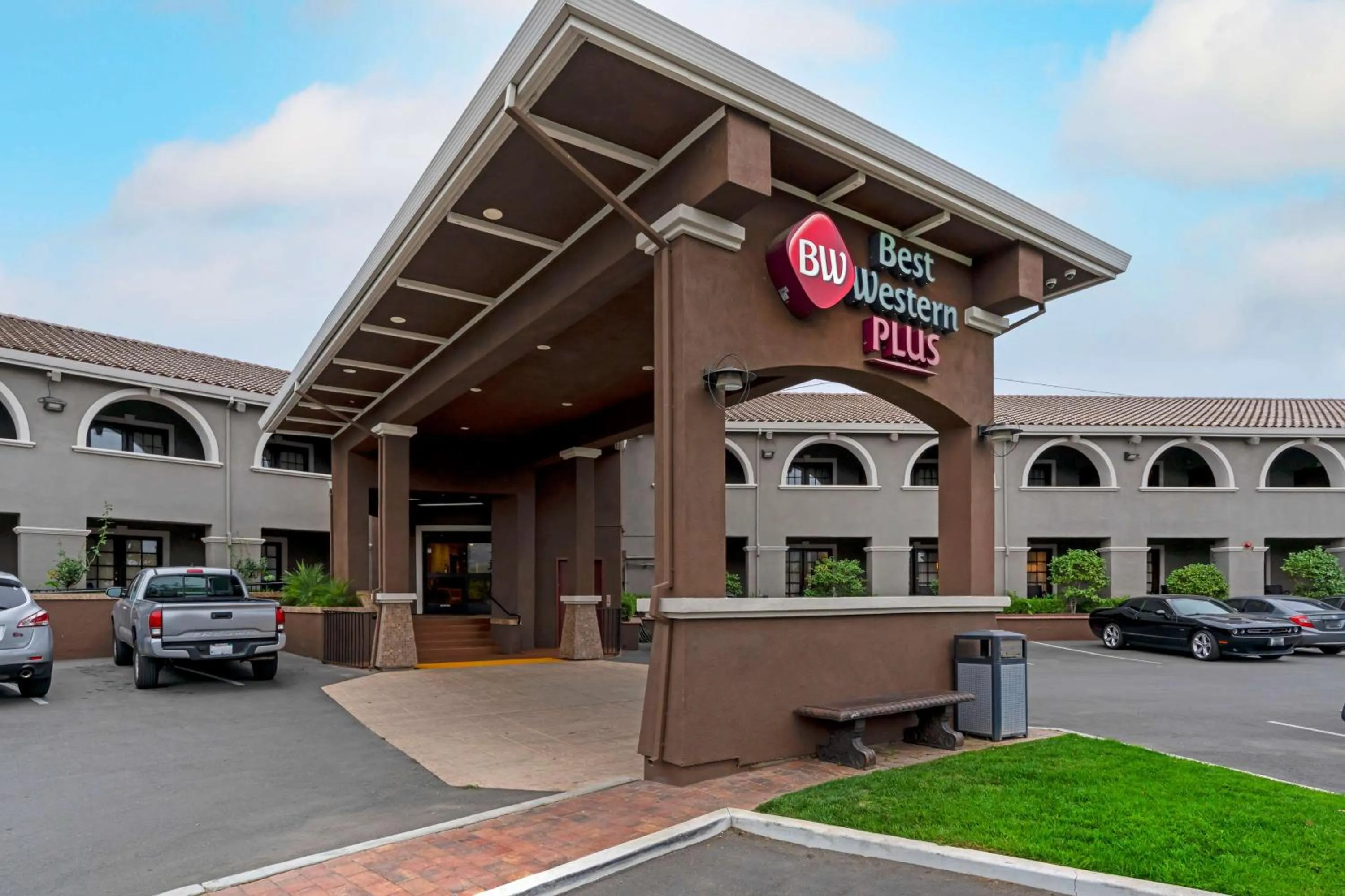 Property building in Best Western Plus Brookside Inn