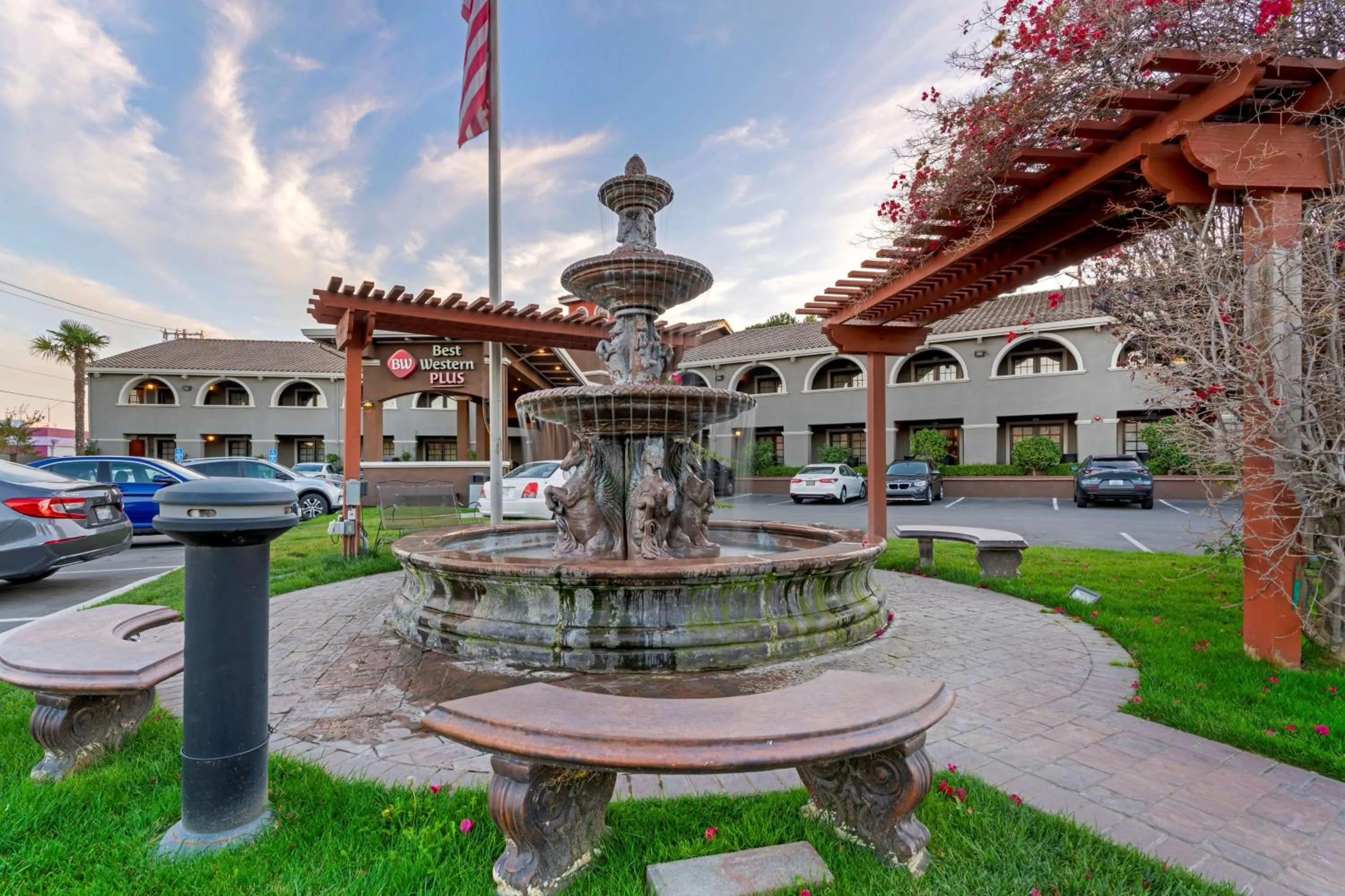 Property building in Best Western Plus Brookside Inn