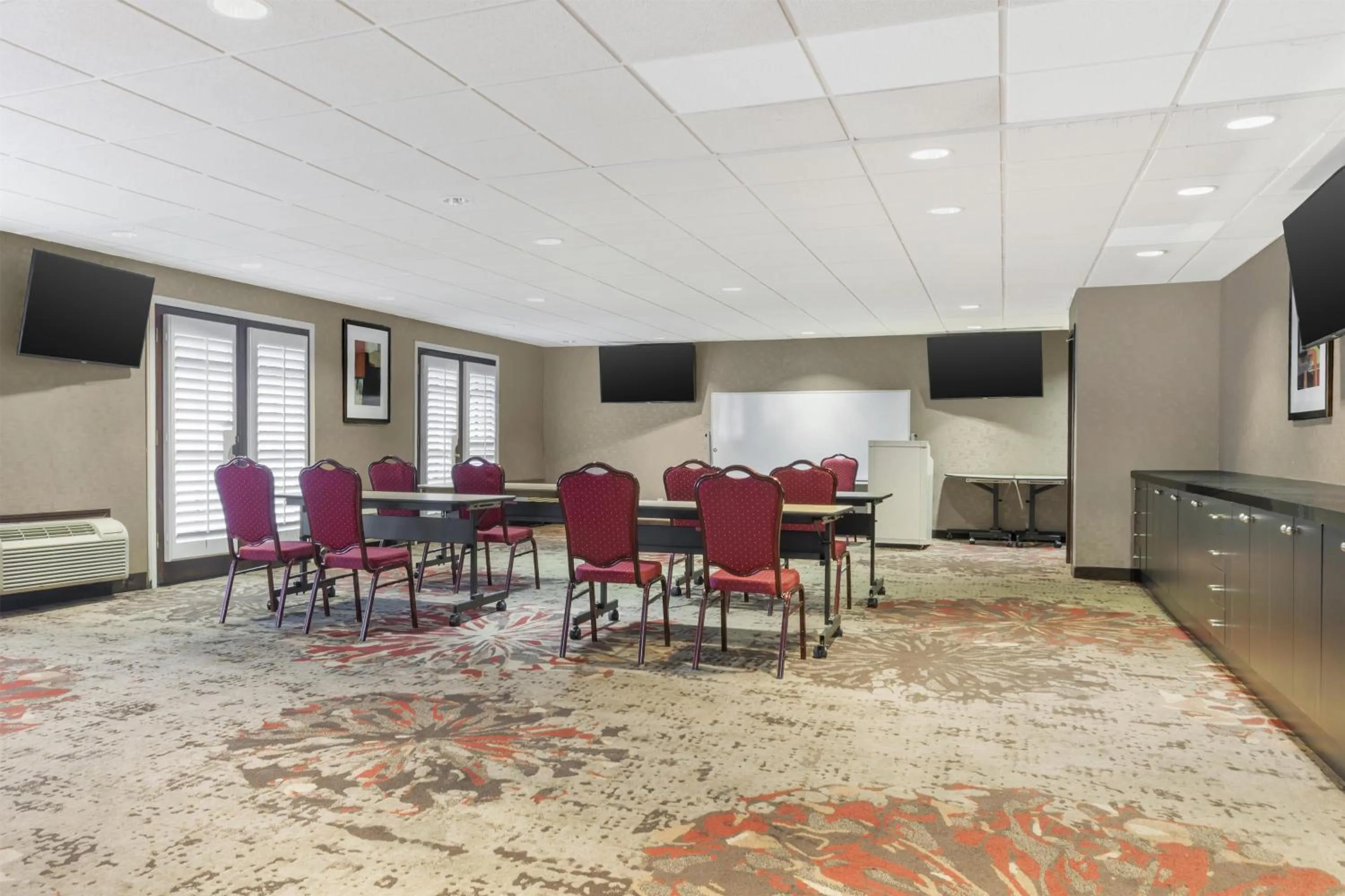 Meeting/conference room in Best Western Plus Brookside Inn