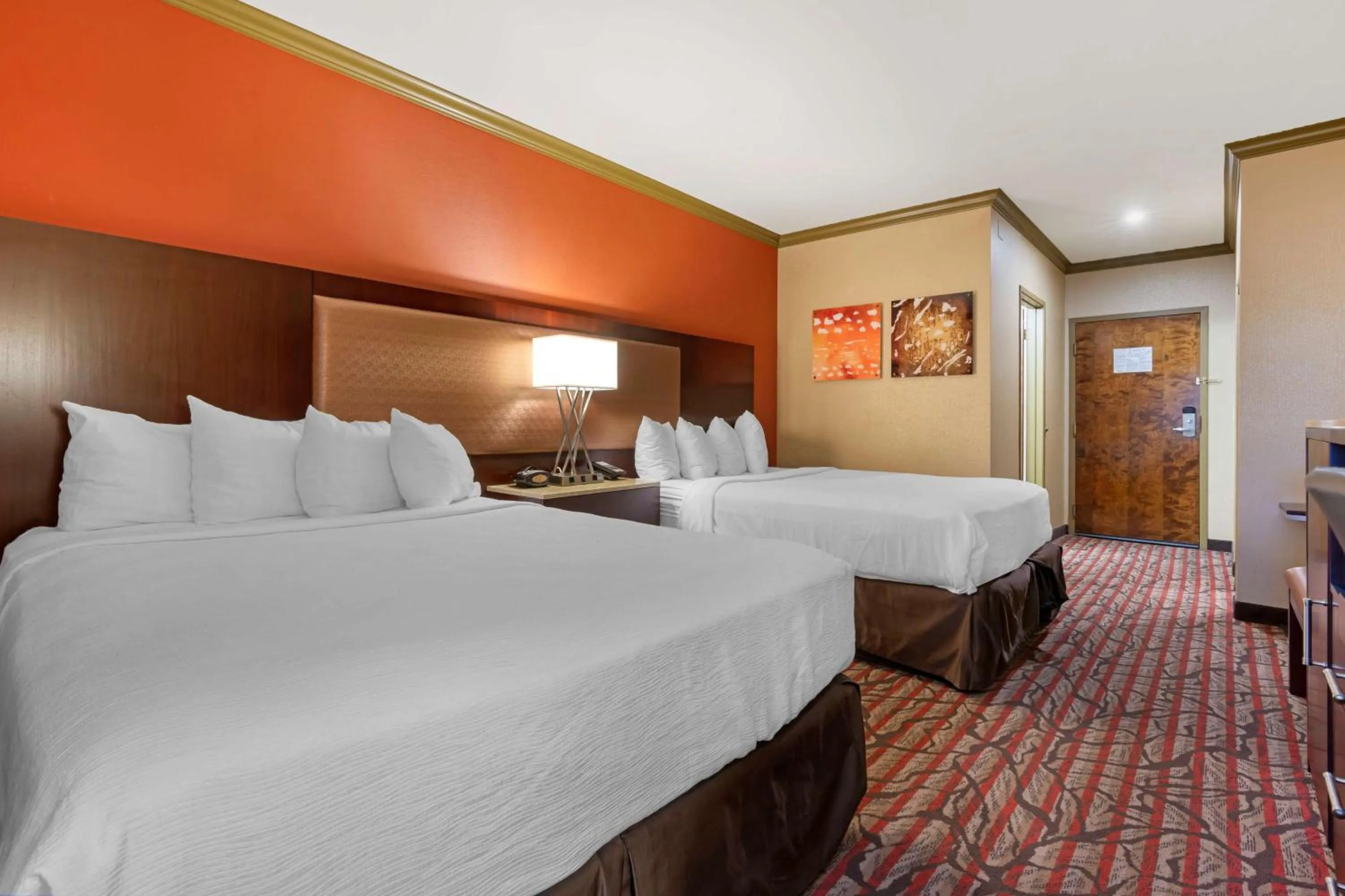 Photo of the whole room, Bed in Best Western Plus Brookside Inn