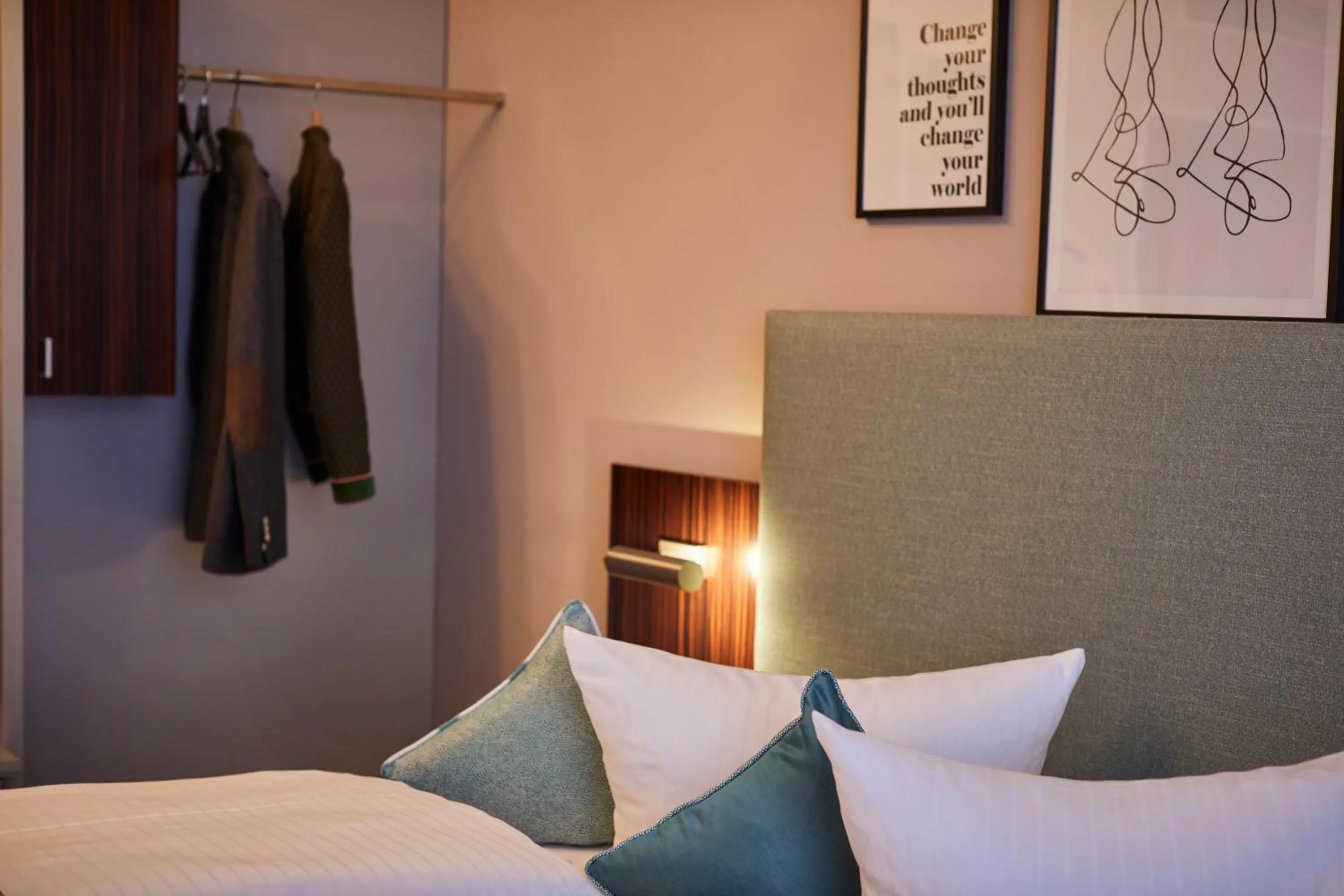 Photo of the whole room, Bed in Hotel Metropol by Maier Privathotels