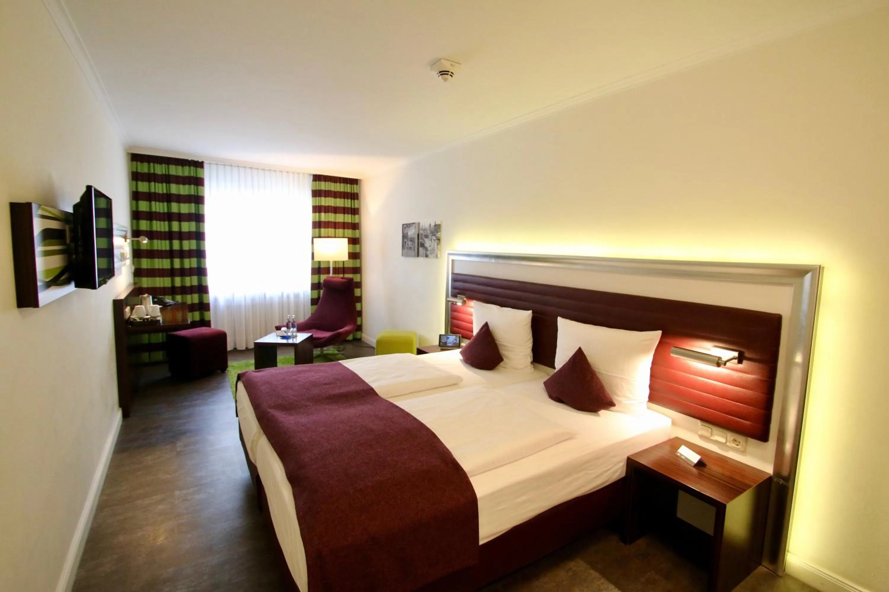 Bed in Hotel Metropol by Maier Privathotels